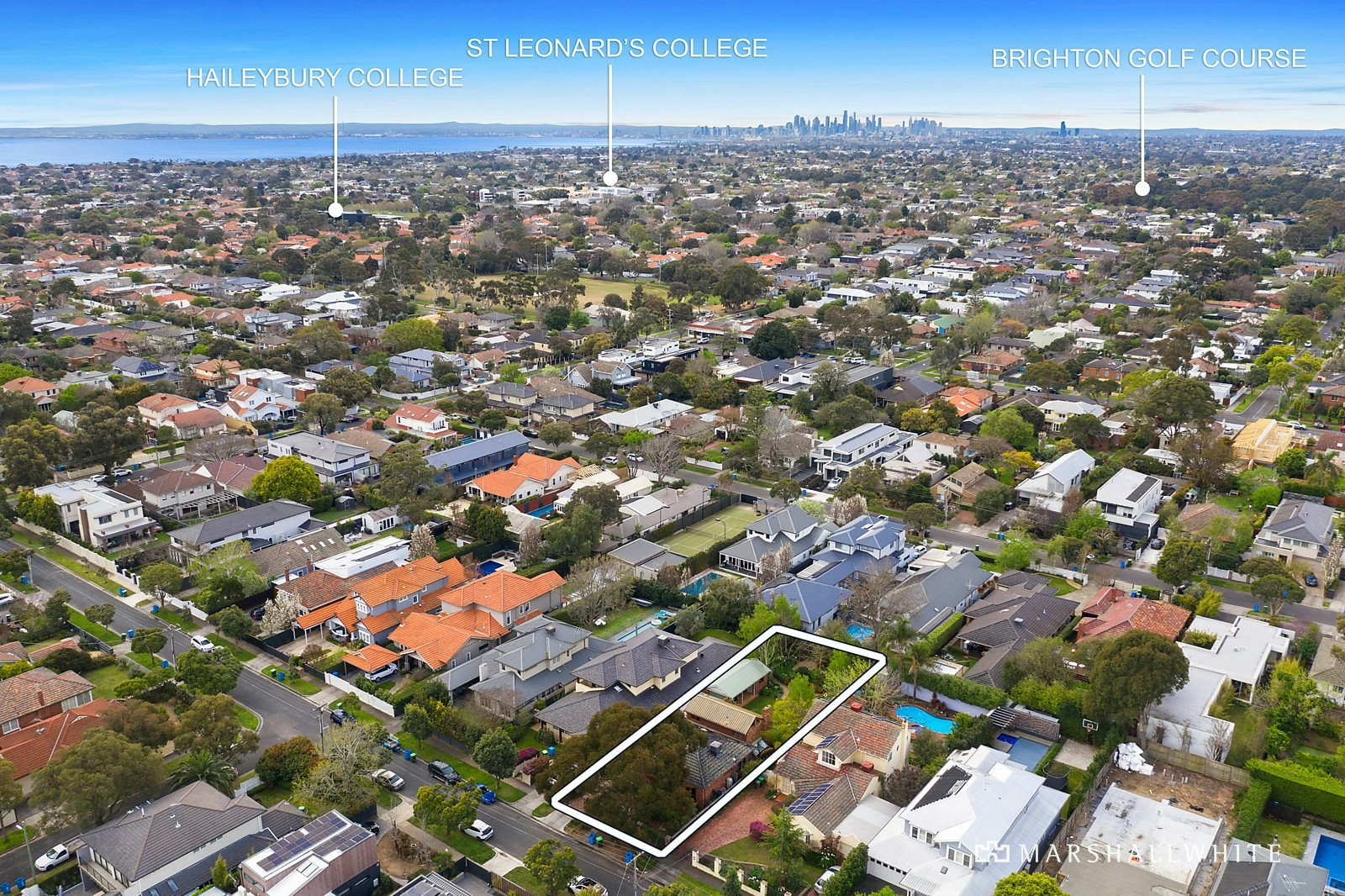 15 Raynes Park Road, Hampton, VIC