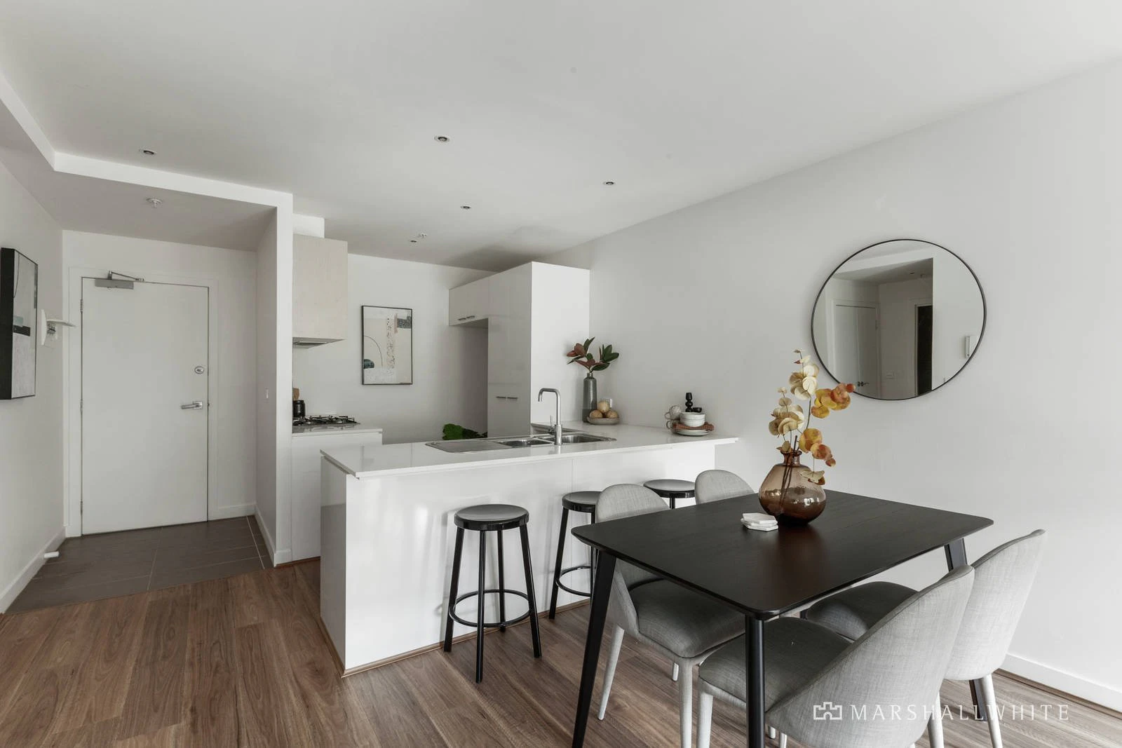 8/881 Doncaster Road, Doncaster East, VIC