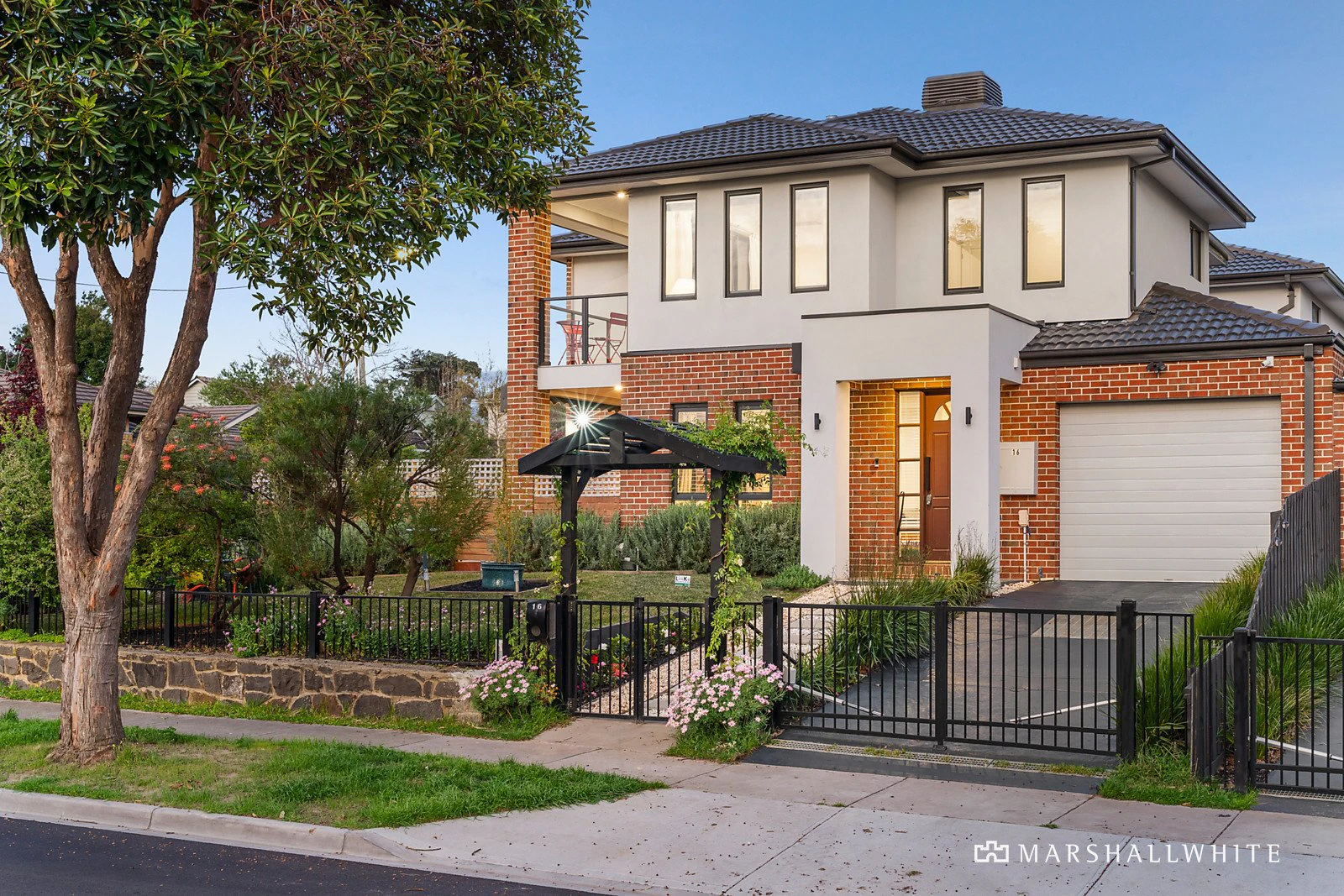 16 Catalina Avenue, Ashburton, VIC