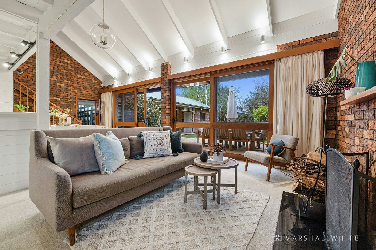 15 Raynes Park Road, Hampton, VIC