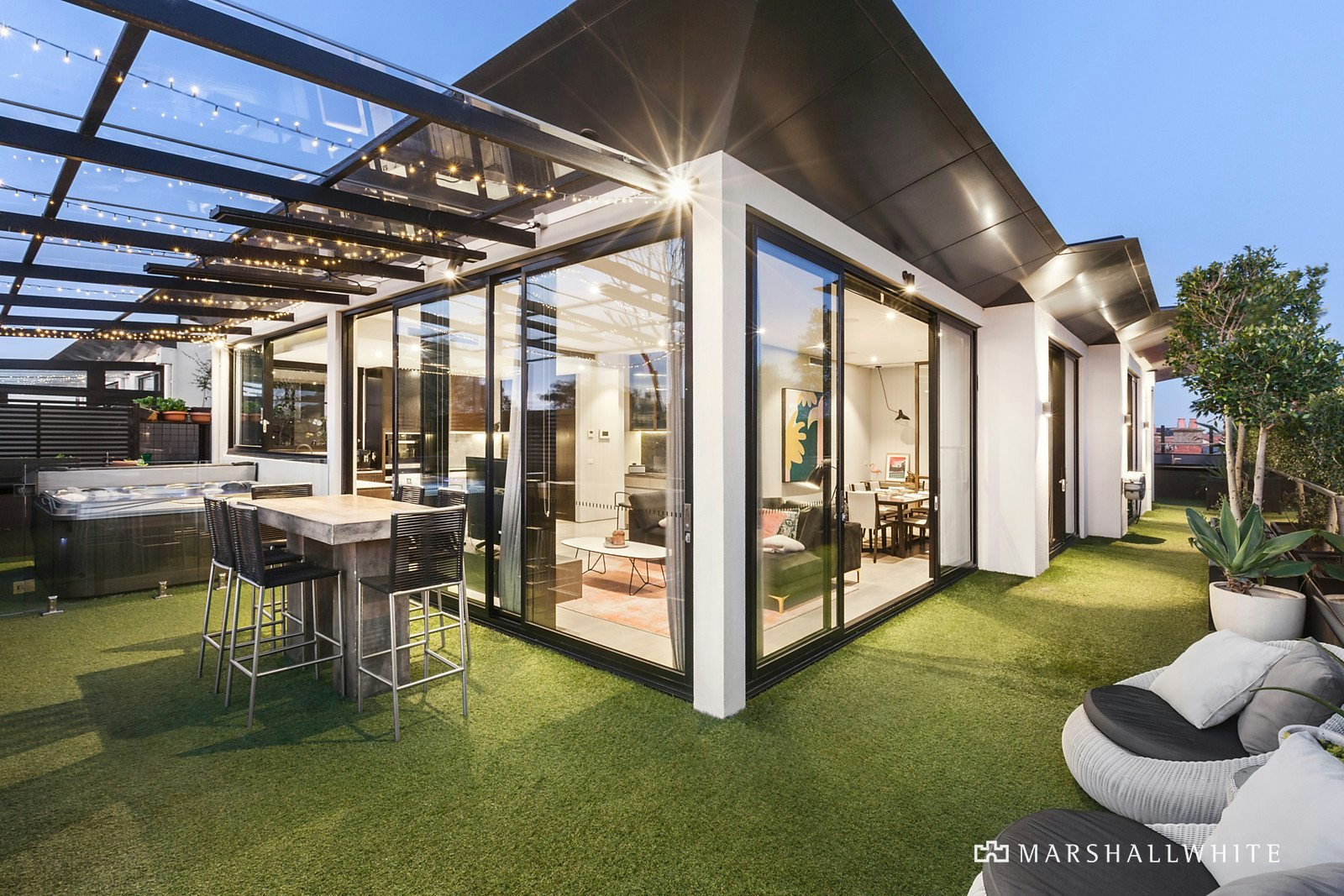 Penthouse 201/43 Willis Street, Hampton, VIC