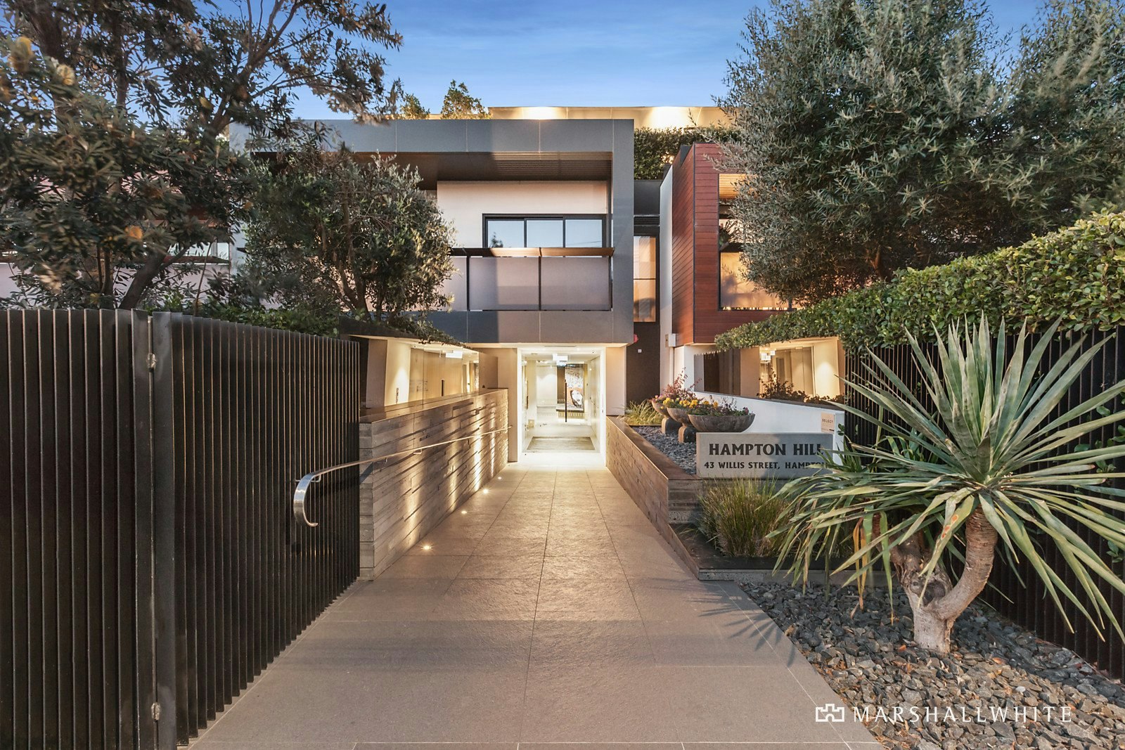 Penthouse 201/43 Willis Street, Hampton, VIC