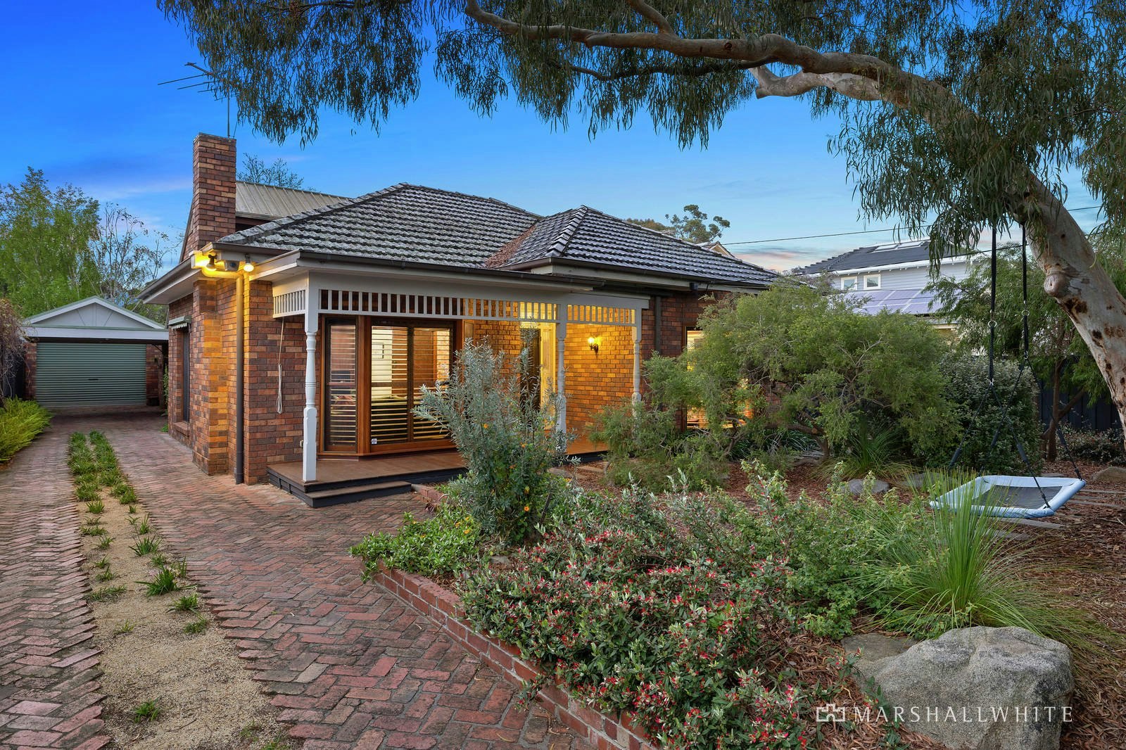 15 Raynes Park Road, Hampton, VIC
