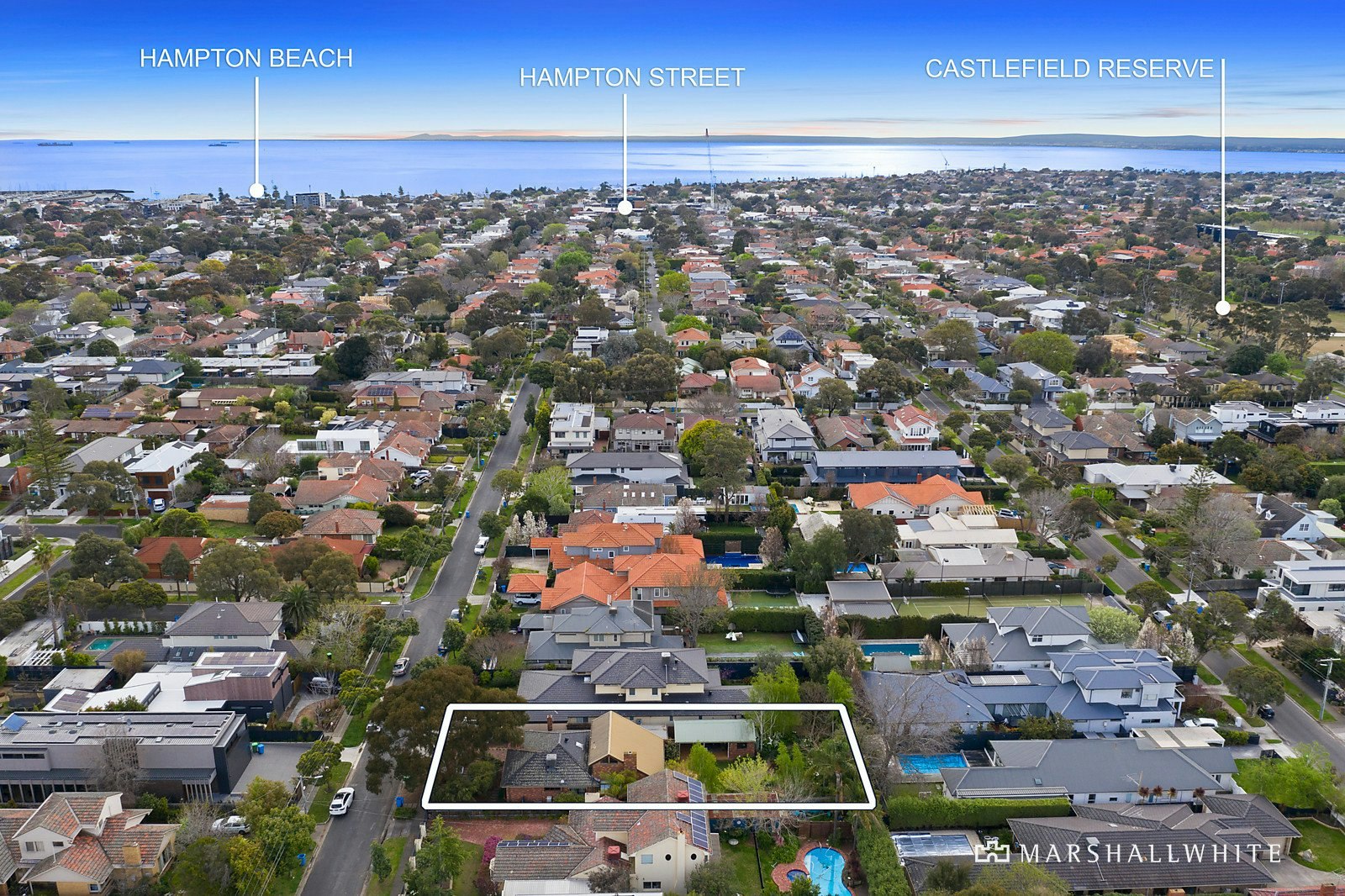 15 Raynes Park Road, Hampton, VIC