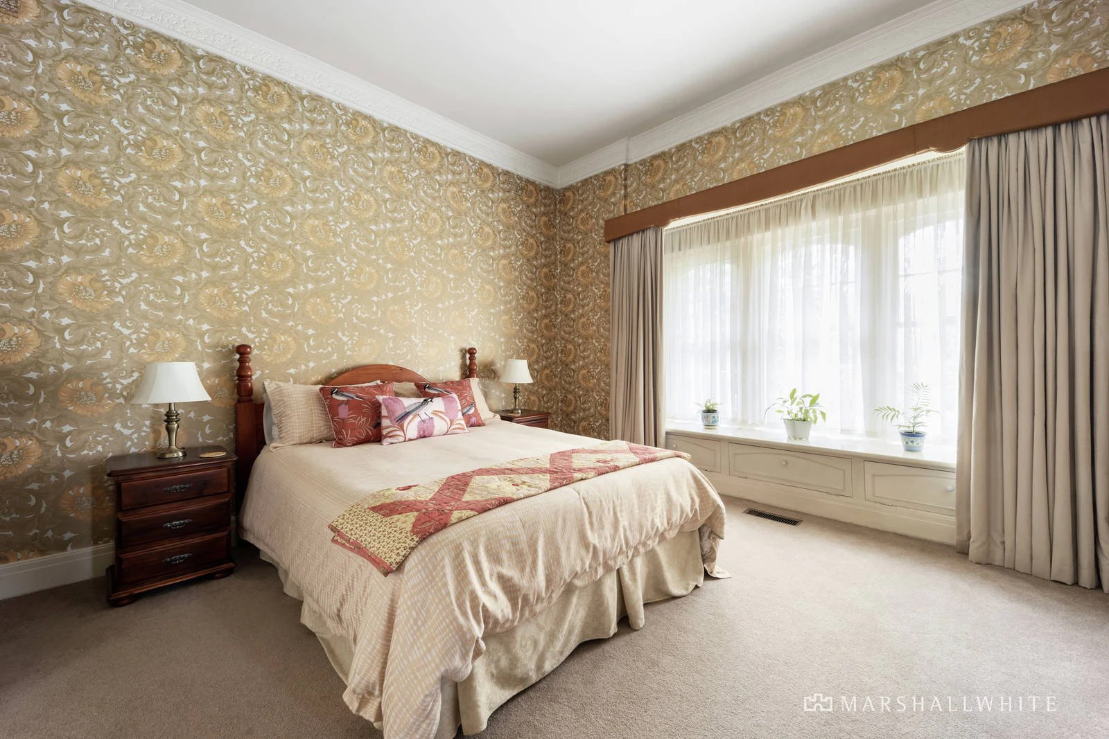 1318 Dandenong Road, Hughesdale, VIC