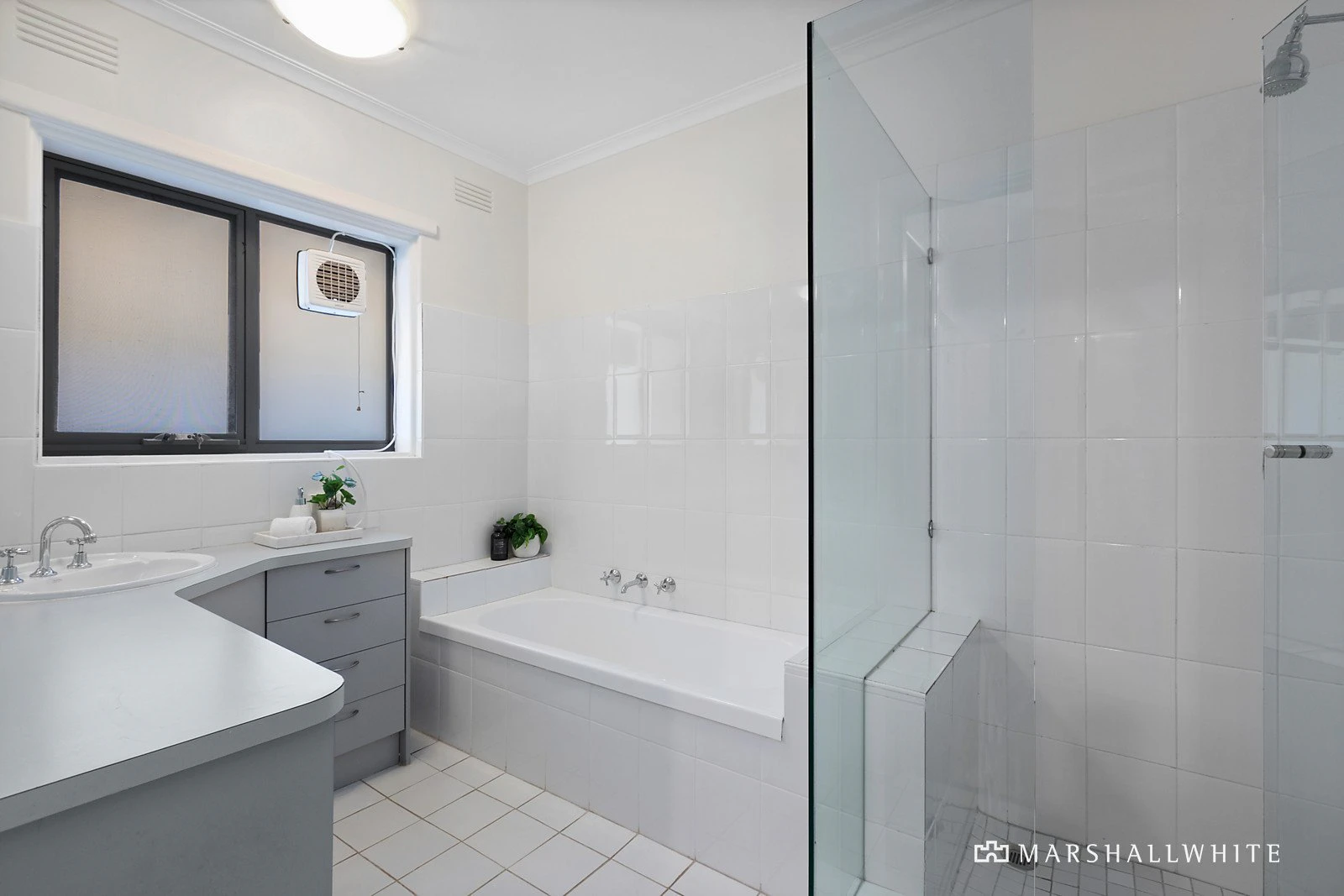 1/35 Pine Avenue, Elwood, VIC