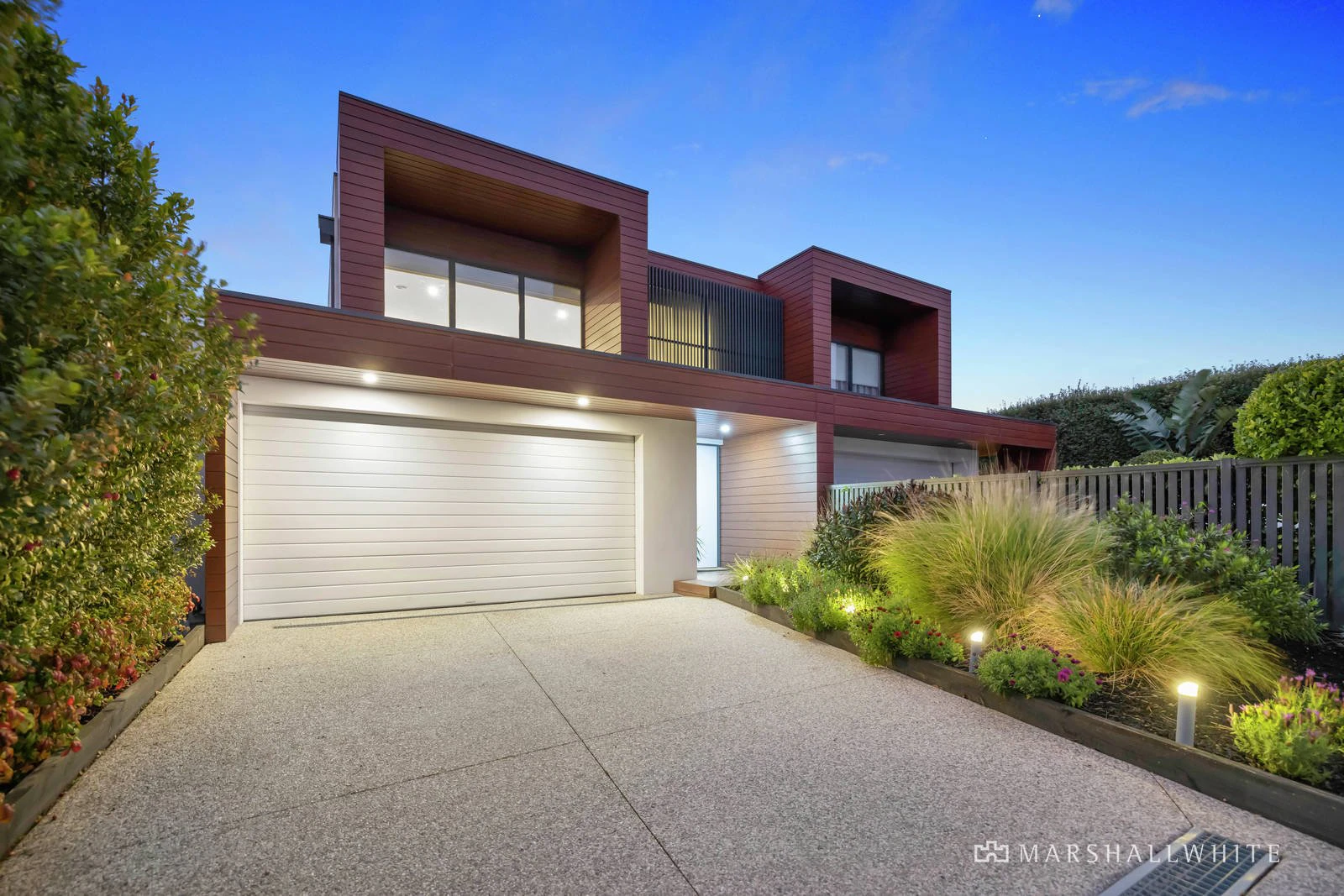 17 Carnoustie Grove, Mornington, VIC