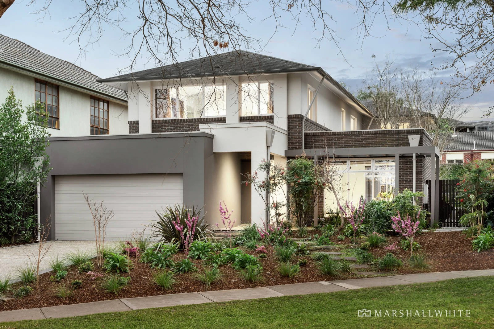 25 Valley Parade, Glen Iris, VIC