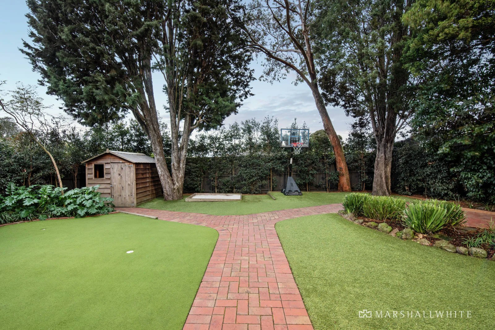 9 Bundoran Parade, Mont Albert North, VIC