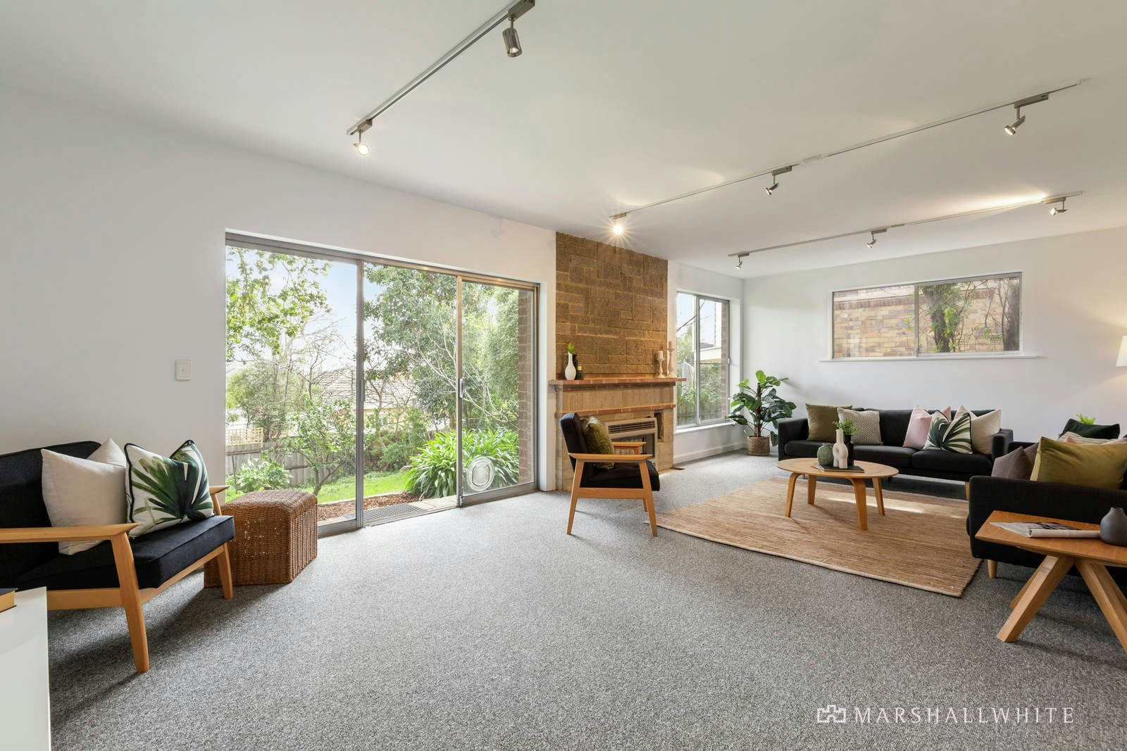 2 Outlook Drive, Camberwell, VIC