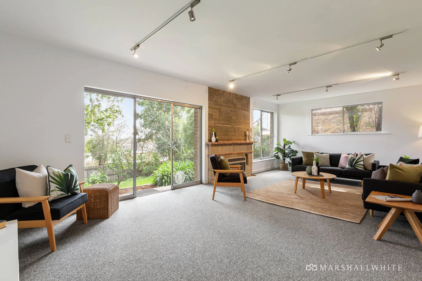 2 Outlook Drive, Camberwell, VIC