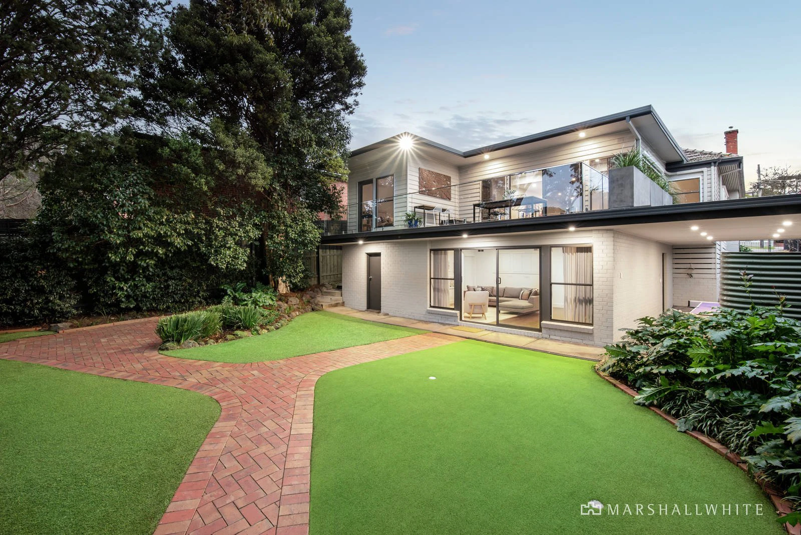 9 Bundoran Parade, Mont Albert North, VIC