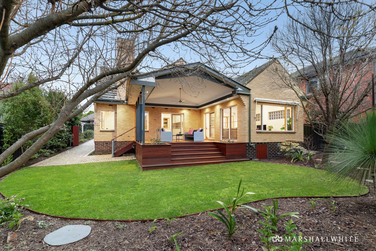 8 Proudfoot Street, Mont Albert, VIC