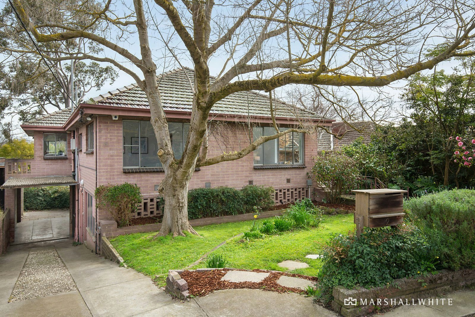 2 Outlook Drive, Camberwell, VIC