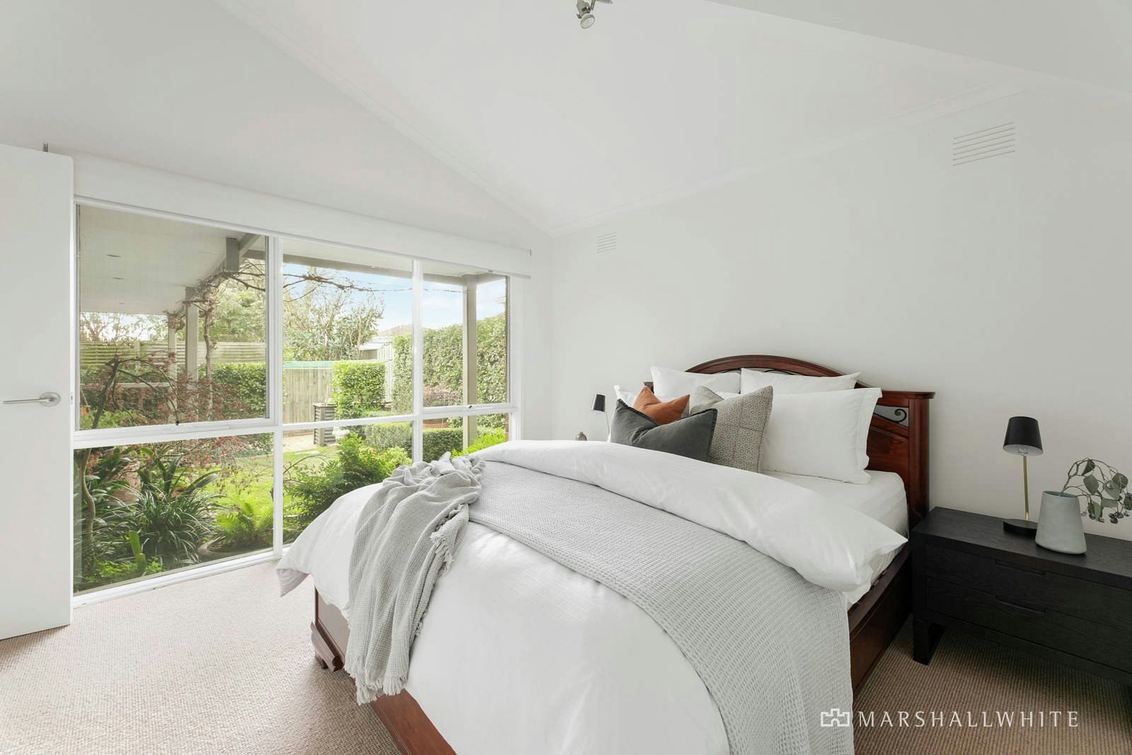 31 Ross Street, Surrey Hills, VIC