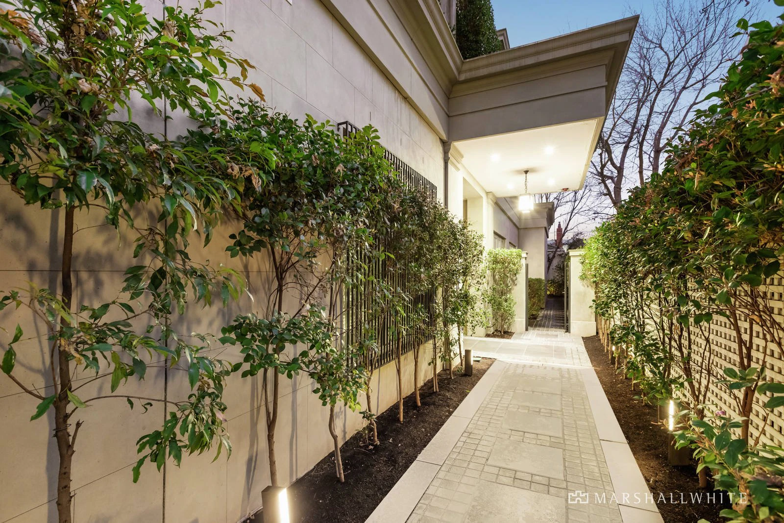 2/82 Mathoura Road, Toorak, VIC