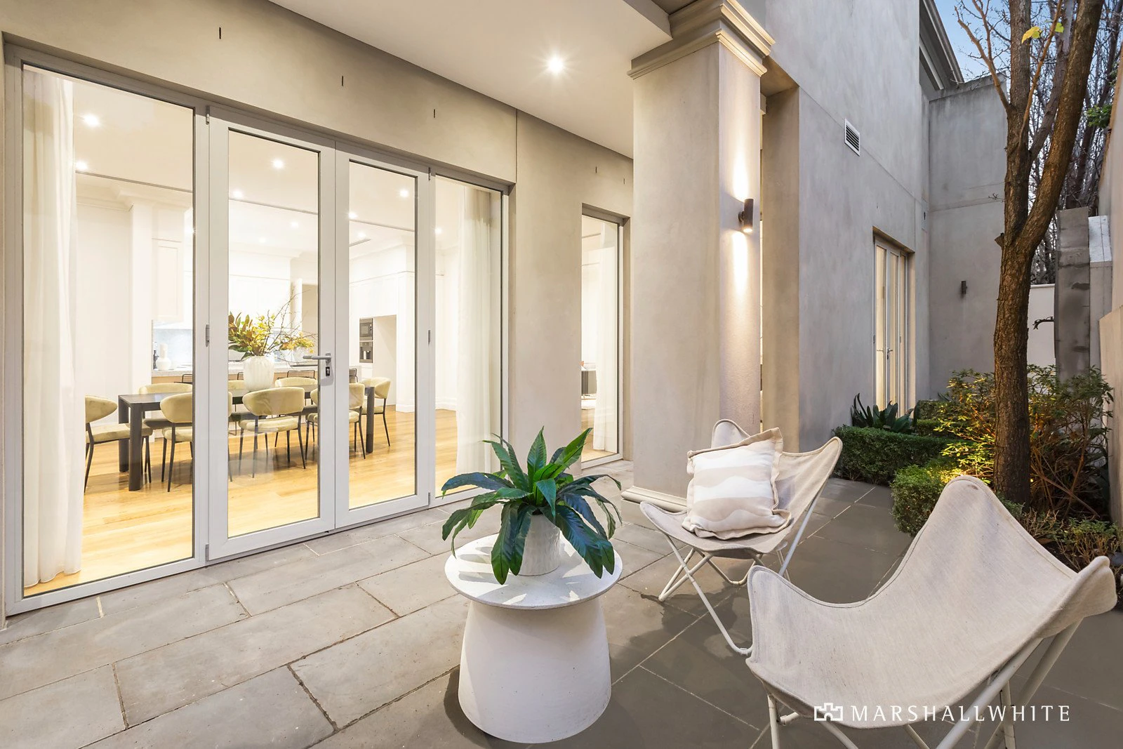 2/82 Mathoura Road, Toorak, VIC