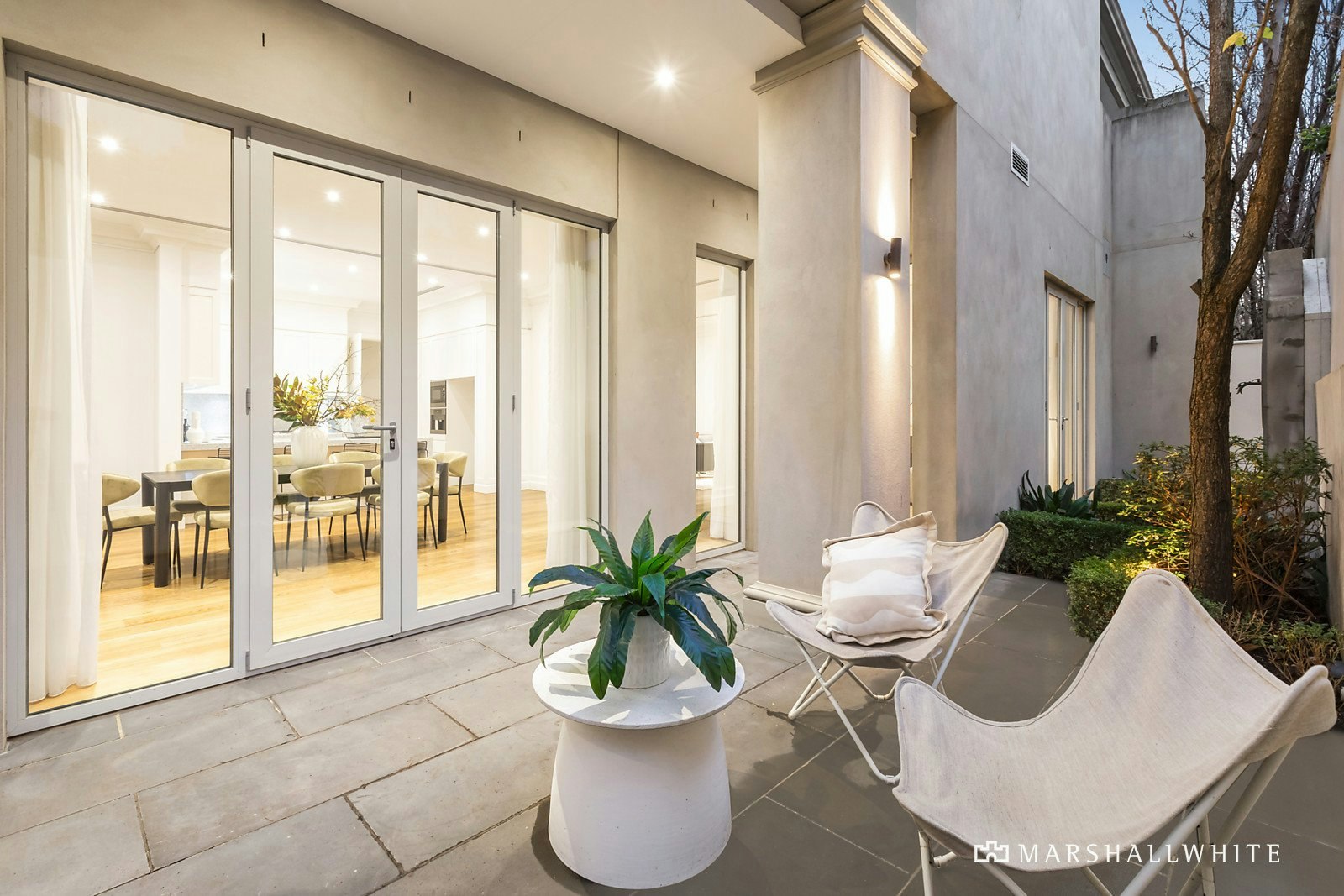 2/82 Mathoura Road, Toorak, VIC