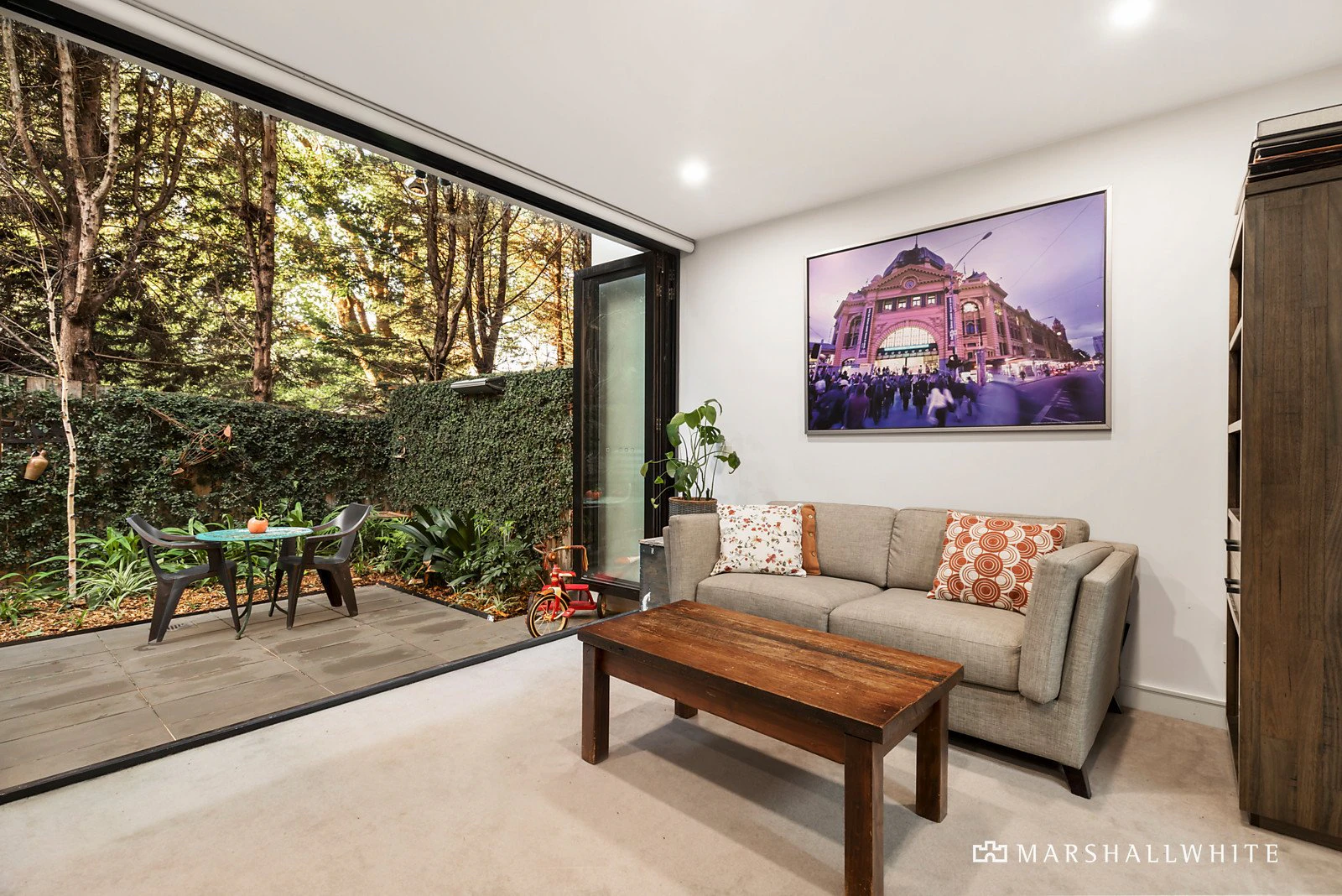 18 Norfolk Place, Malvern, VIC