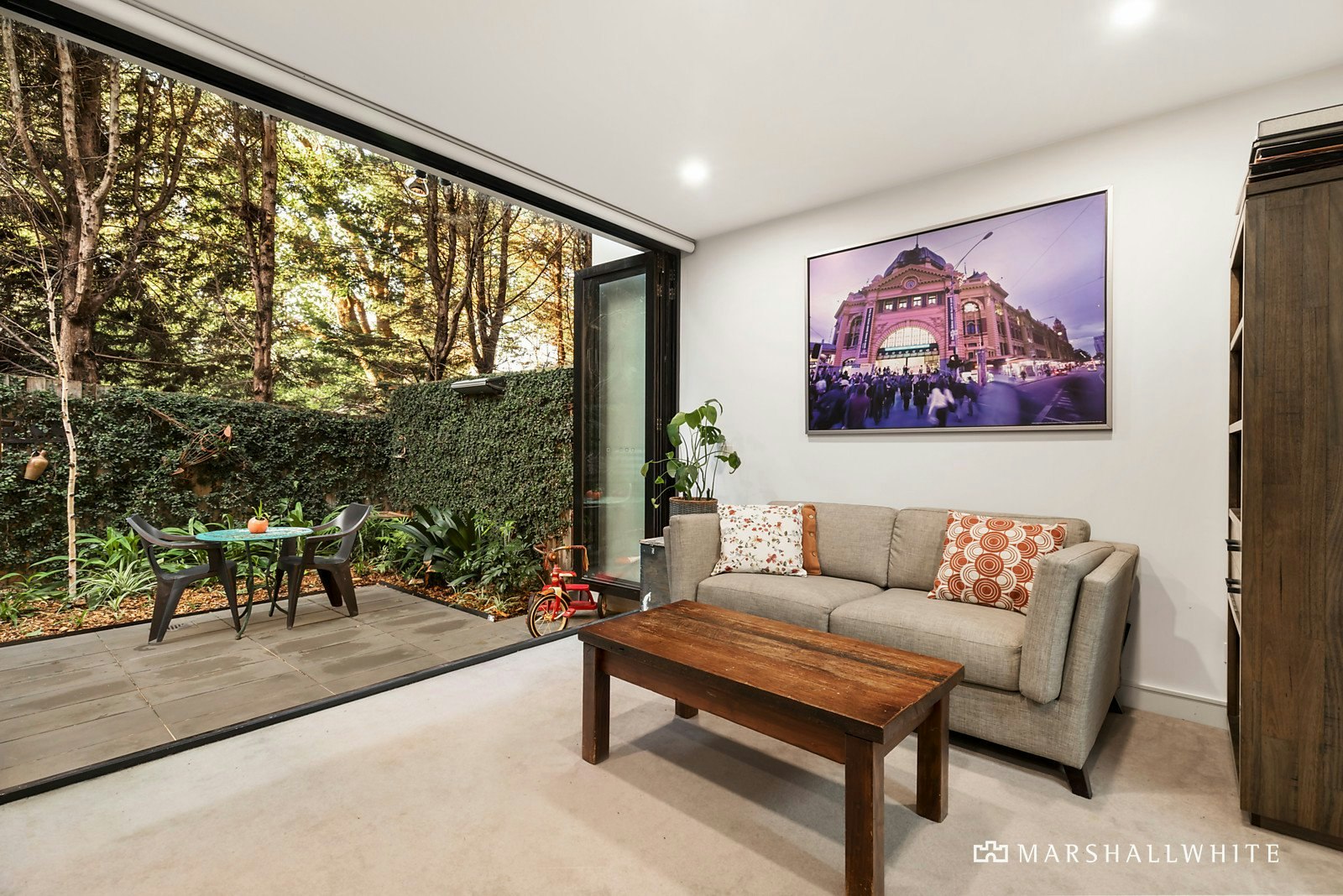 18 Norfolk Place, Malvern, VIC