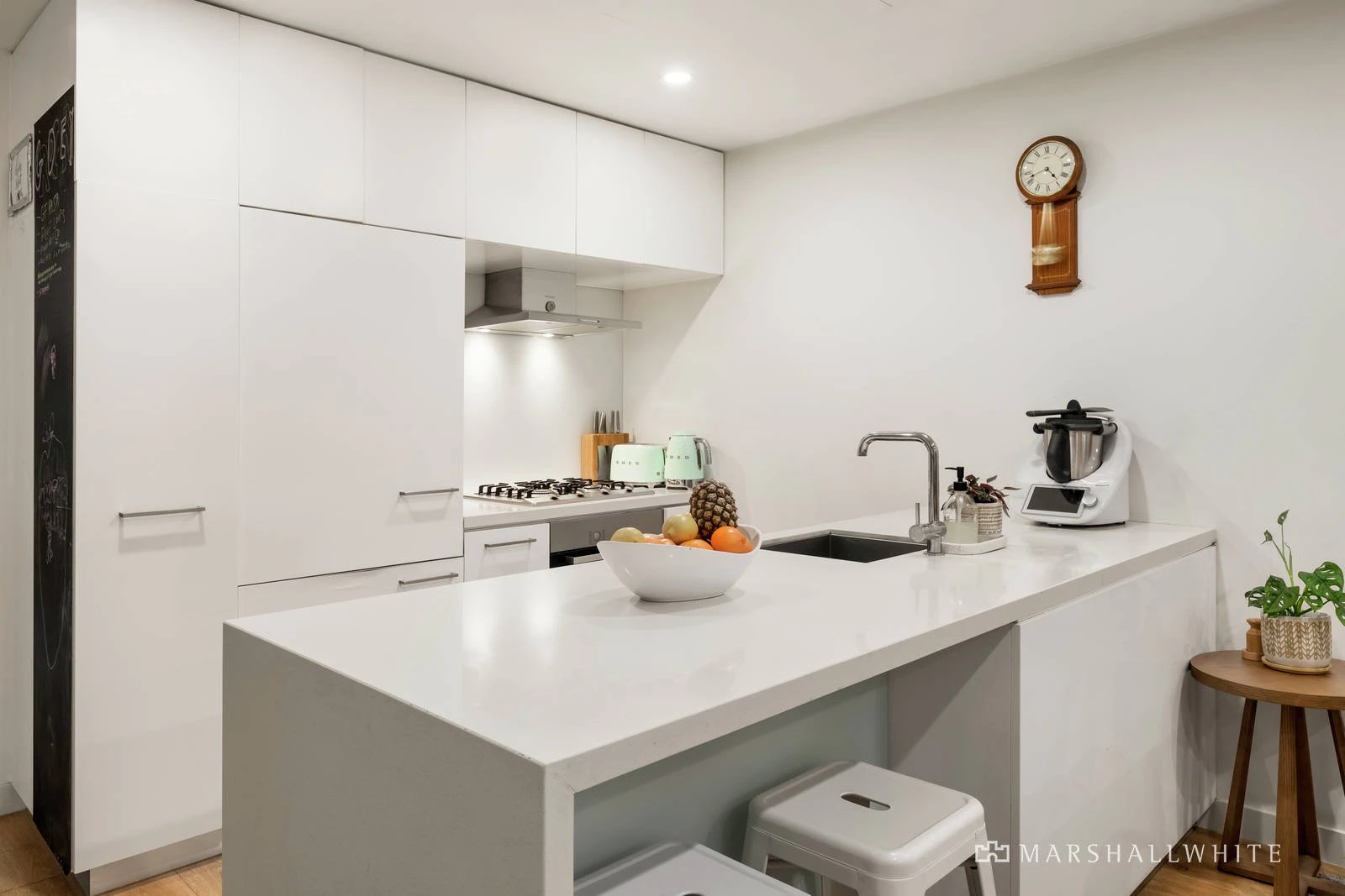 18 Norfolk Place, Malvern, VIC