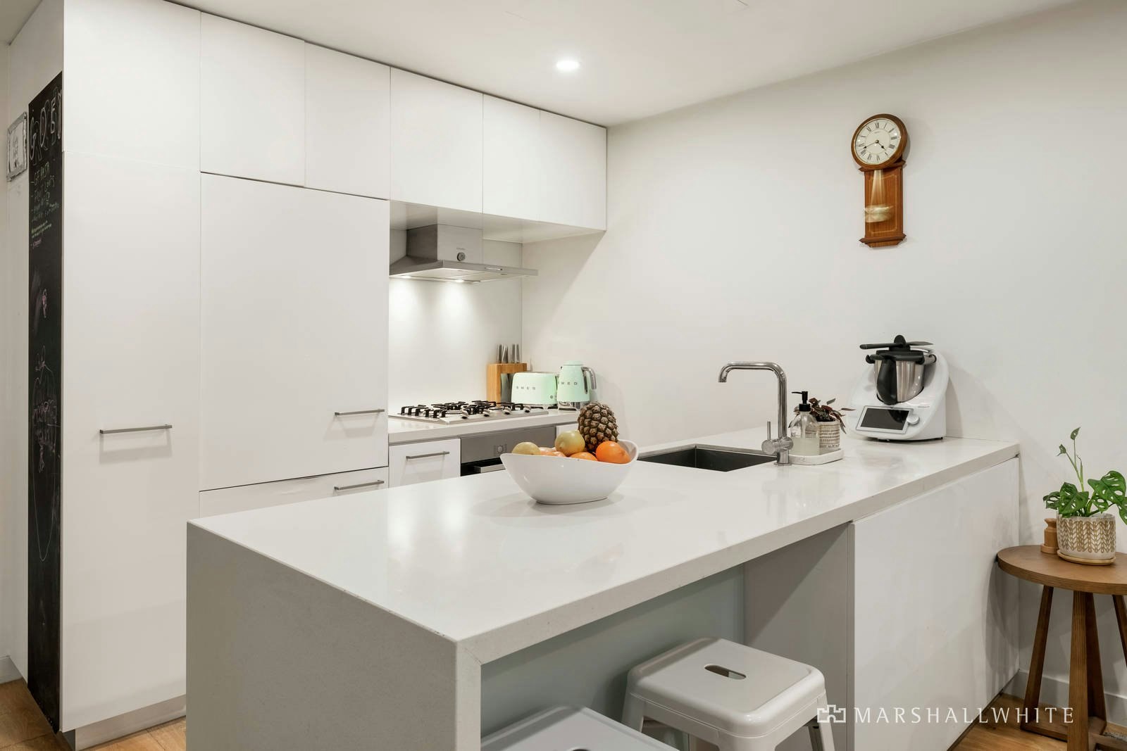 18 Norfolk Place, Malvern, VIC