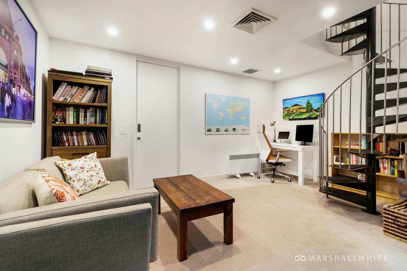 18 Norfolk Place, Malvern, VIC