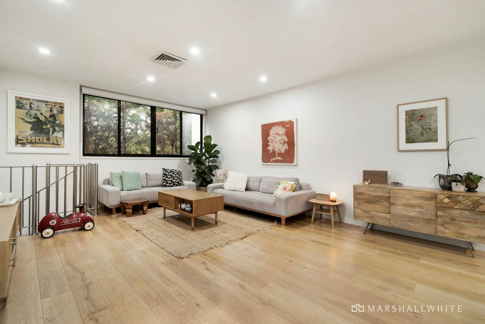 18 Norfolk Place, Malvern, VIC