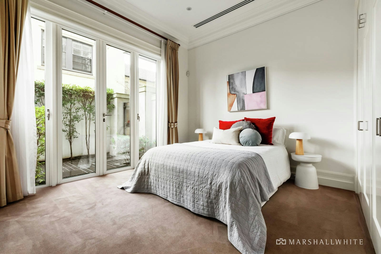 2/82 Mathoura Road, Toorak, VIC