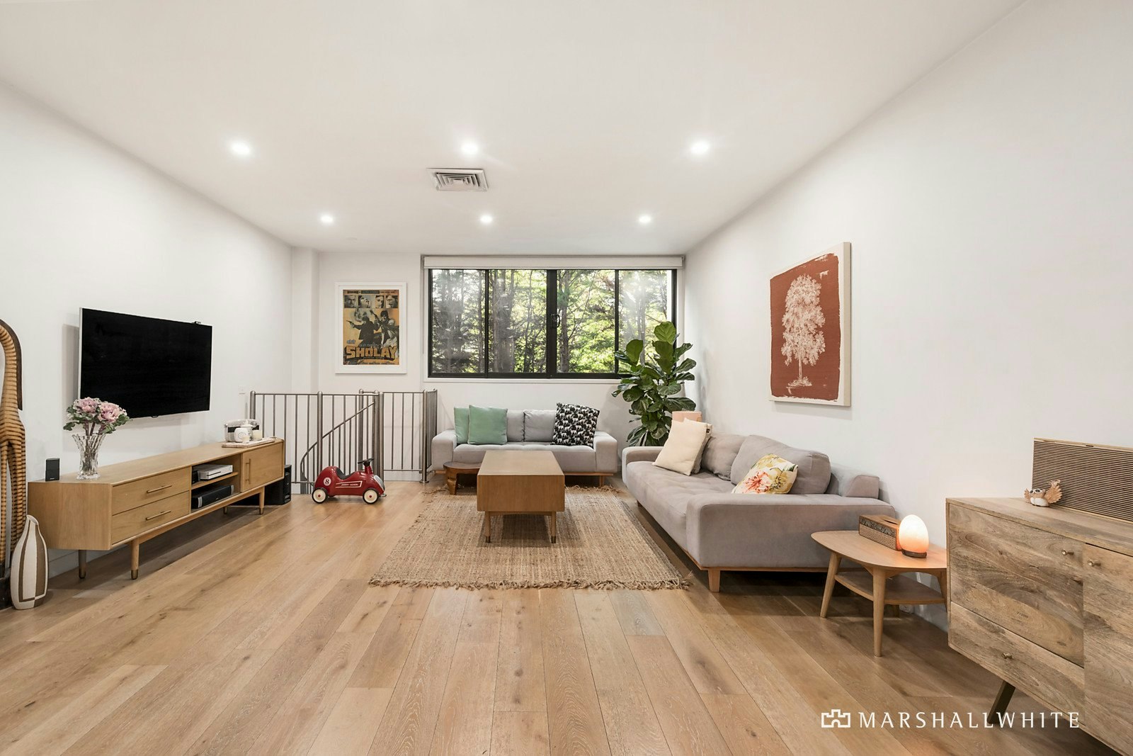 18 Norfolk Place, Malvern, VIC