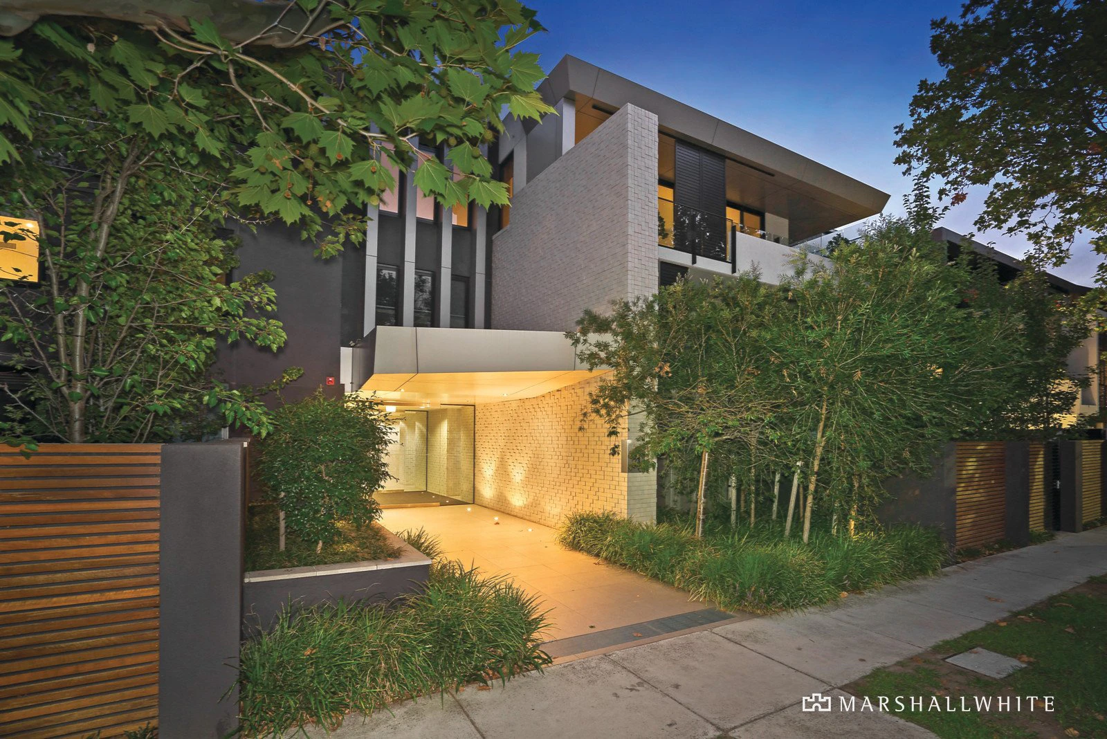 303/4 Cromwell Road, South Yarra, VIC