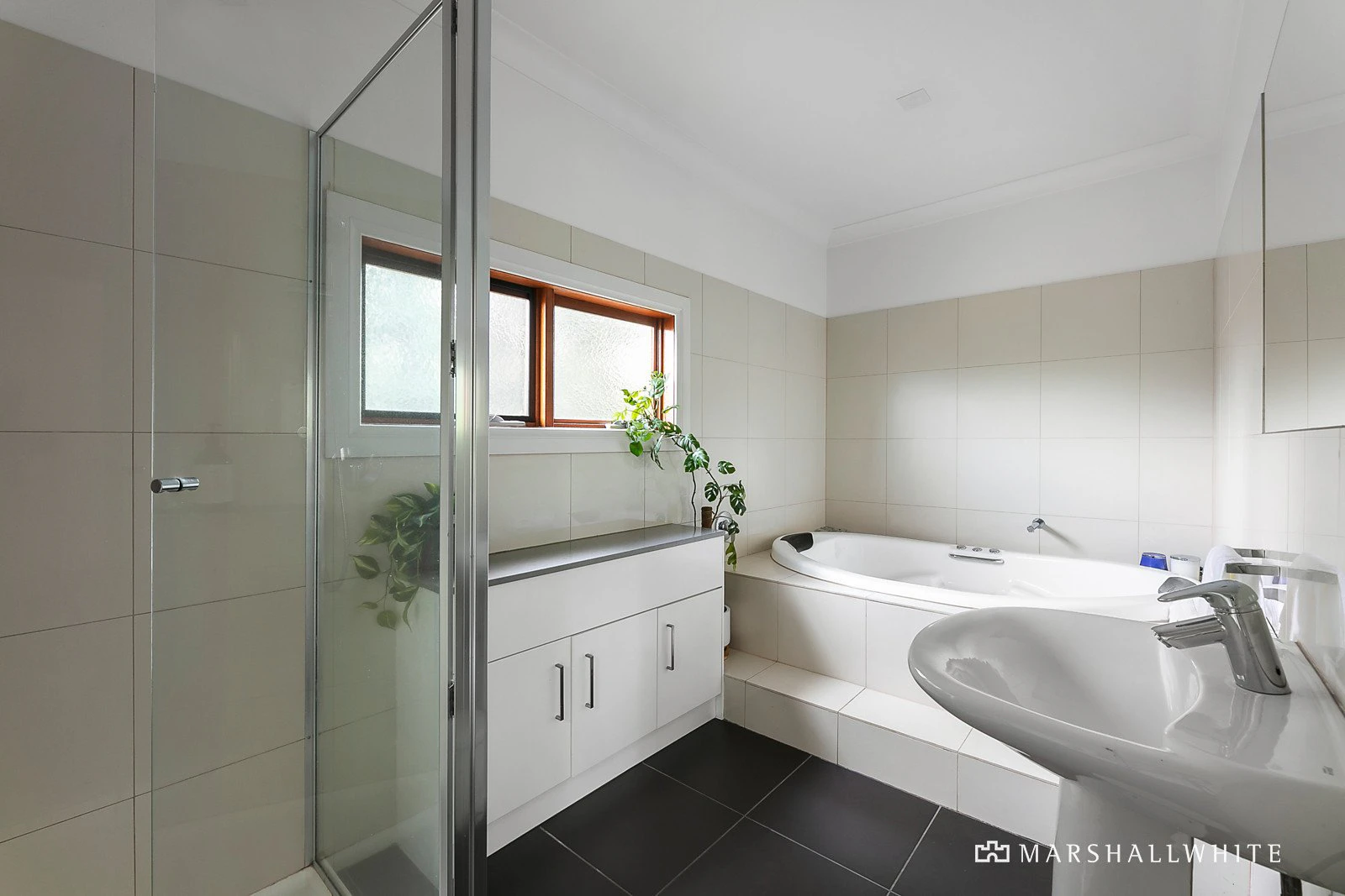 2/10 York Road, Glen Iris, VIC