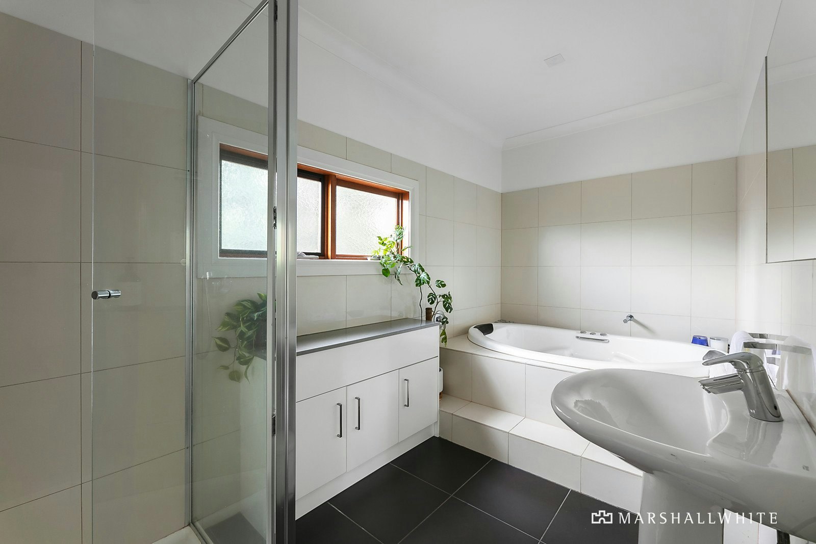 2/10 York Road, Glen Iris, VIC