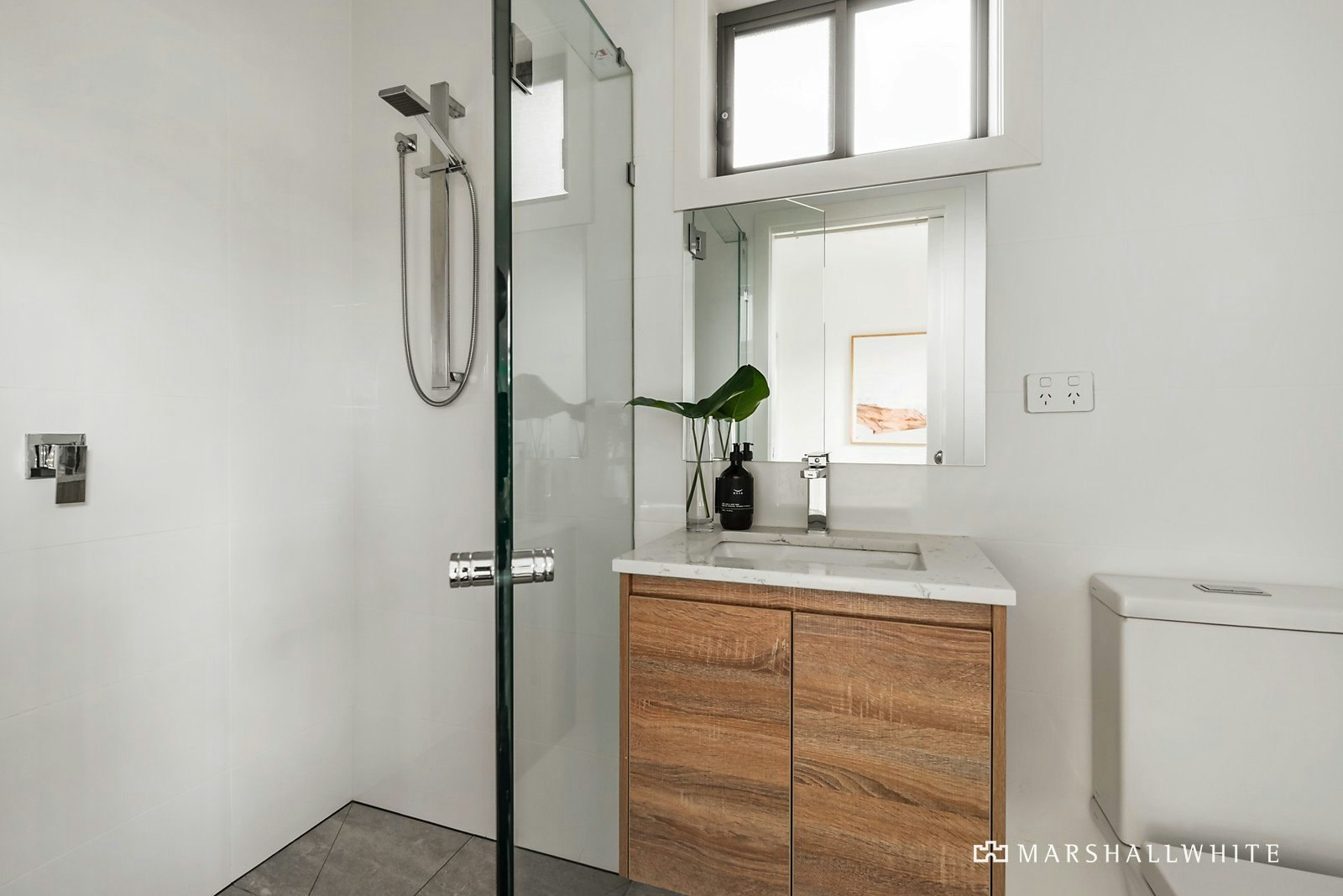 2/18 Gillard Street, Burwood, VIC