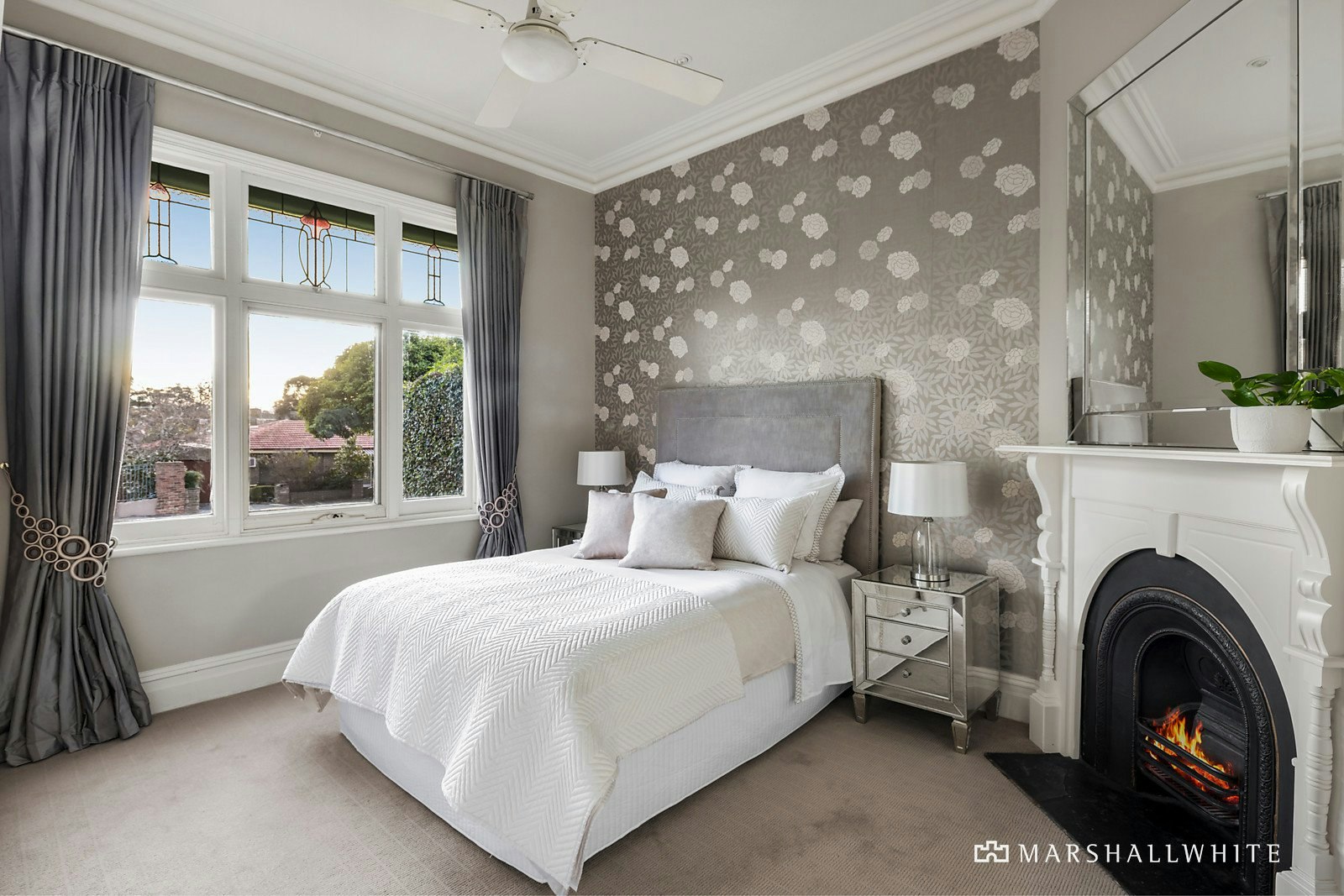 16 Louise Avenue, Mont Albert, VIC