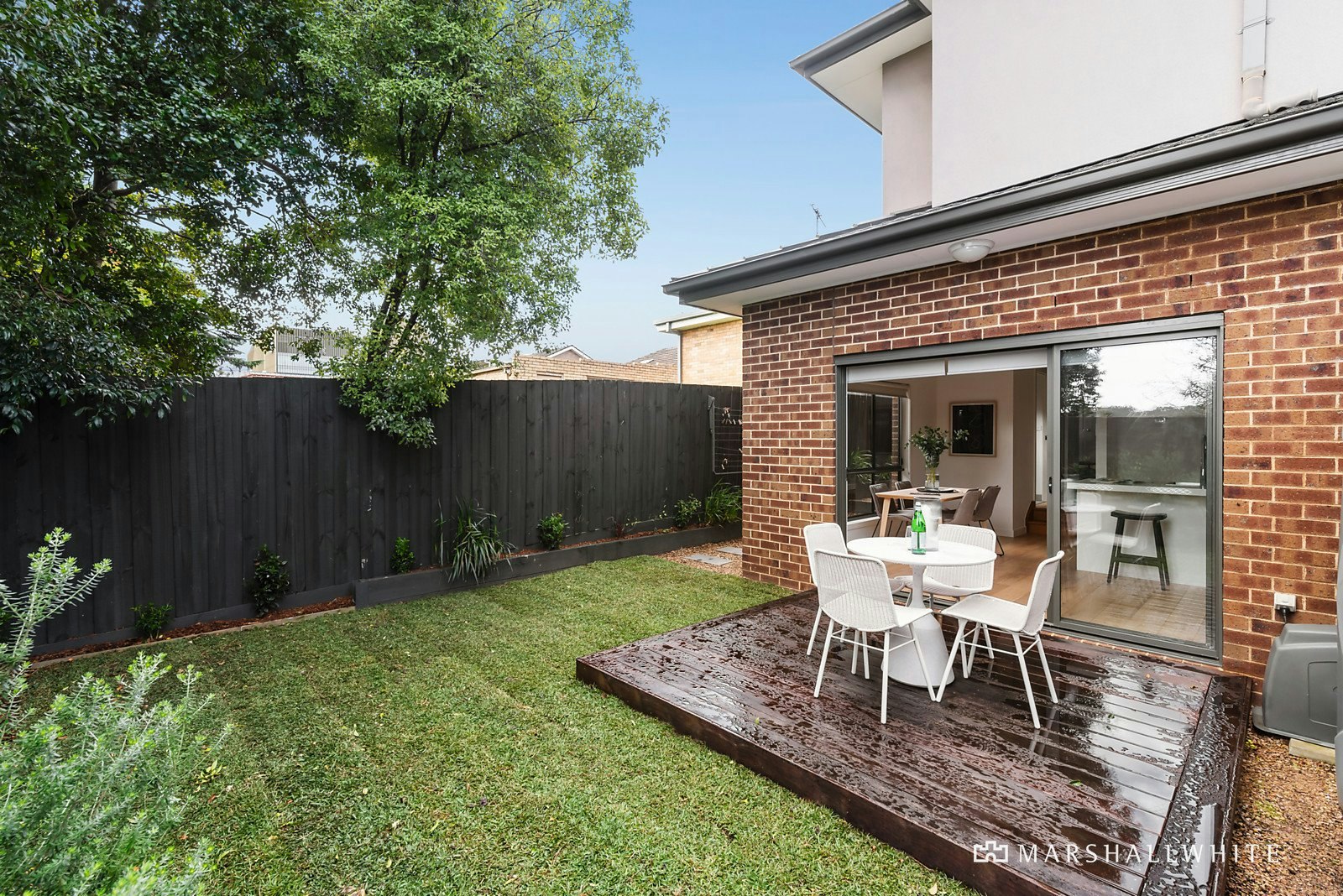 2/18 Gillard Street, Burwood, VIC