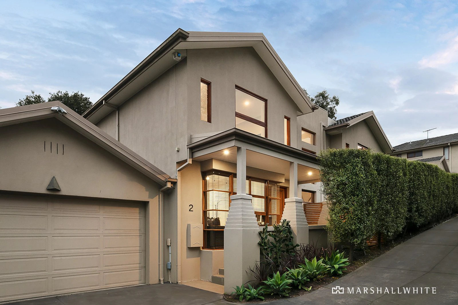 2/10 York Road, Glen Iris, VIC
