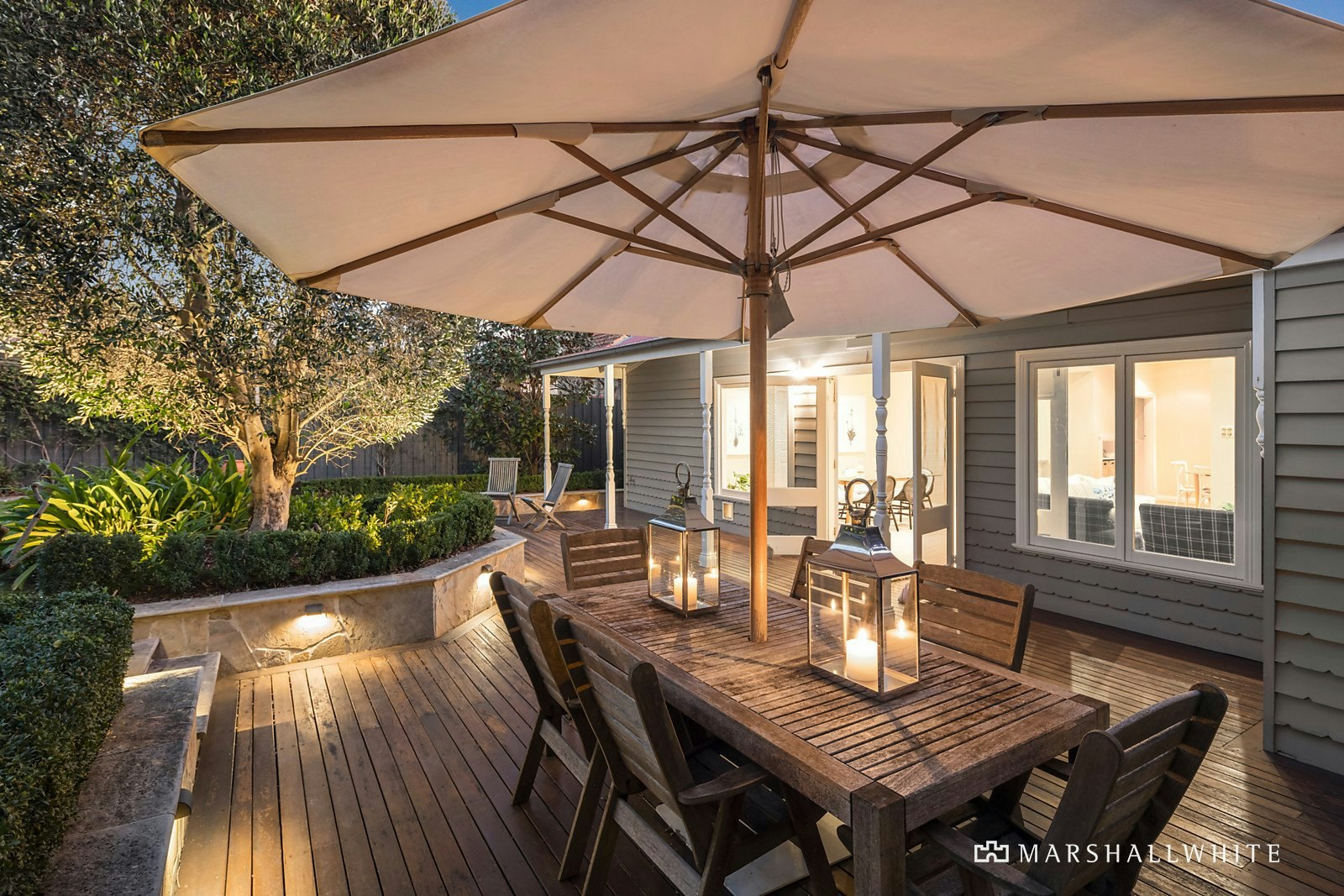 16 Louise Avenue, Mont Albert, VIC