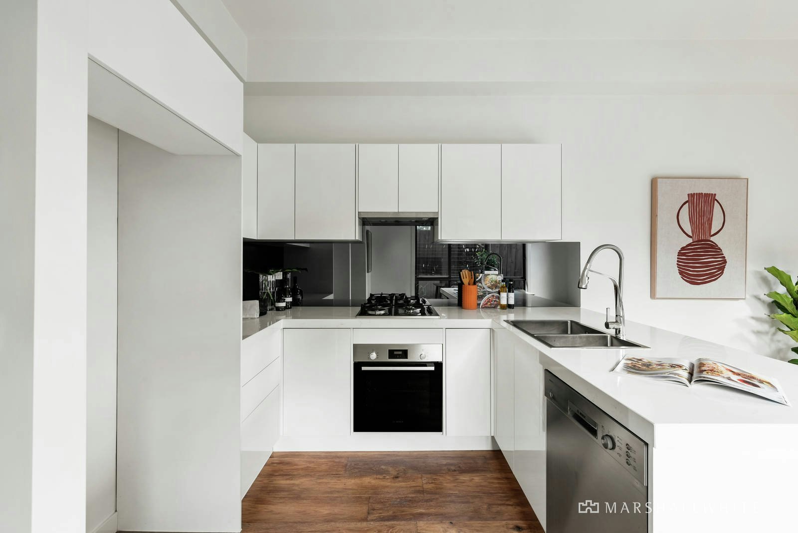 2/18 Gillard Street, Burwood, VIC