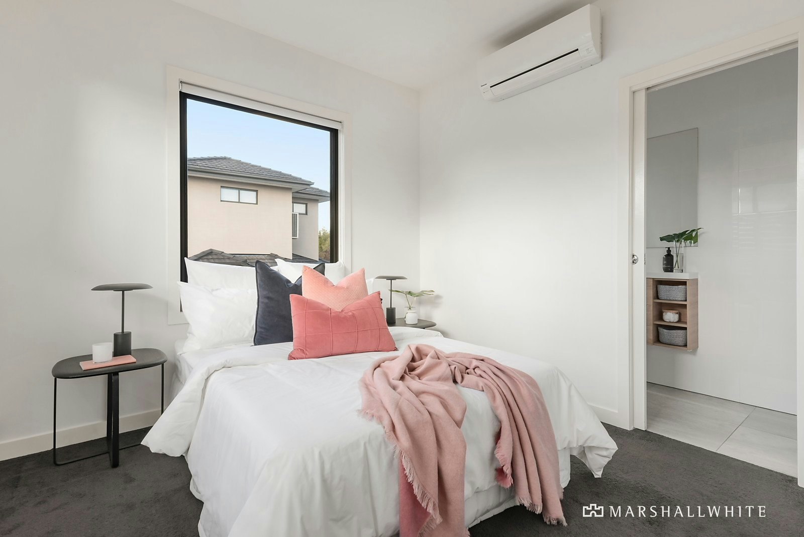 2/18 Gillard Street, Burwood, VIC