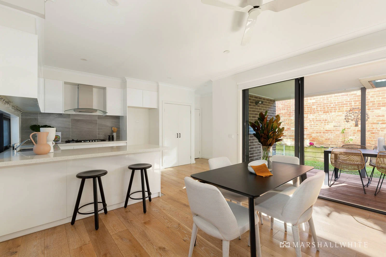 2/35 Station Street, Burwood, VIC