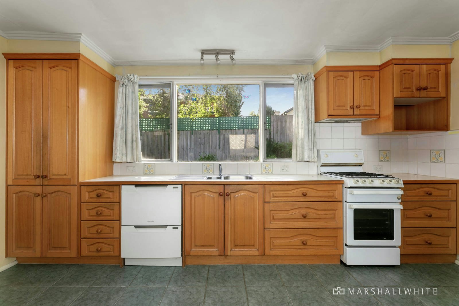 1 Salisbury Grove, Hawthorn, VIC