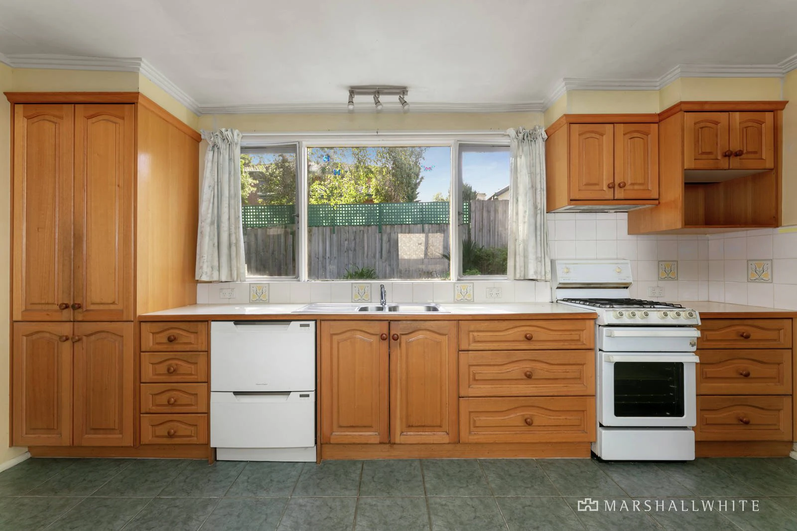 1 Salisbury Grove, Hawthorn, VIC
