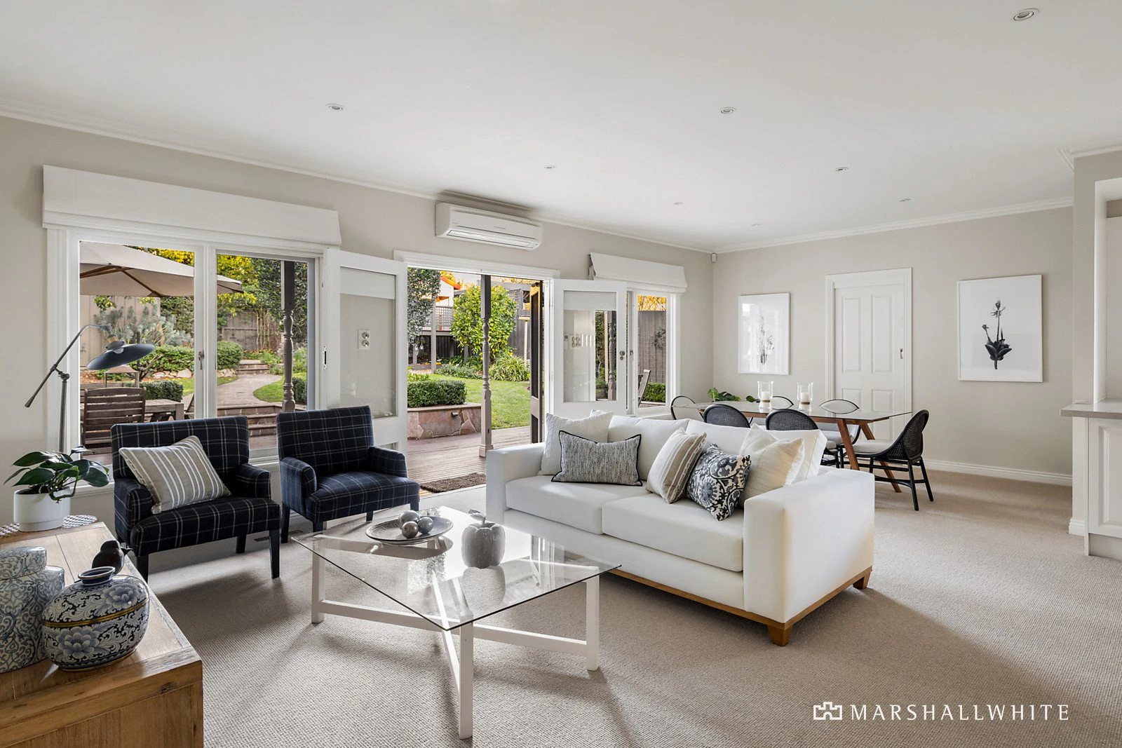 16 Louise Avenue, Mont Albert, VIC