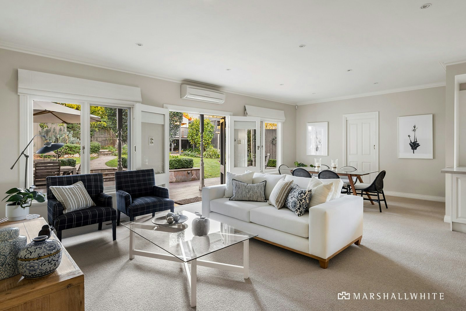 16 Louise Avenue, Mont Albert, VIC