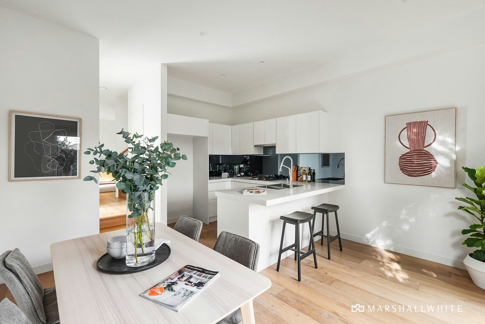 2/18 Gillard Street, Burwood, VIC