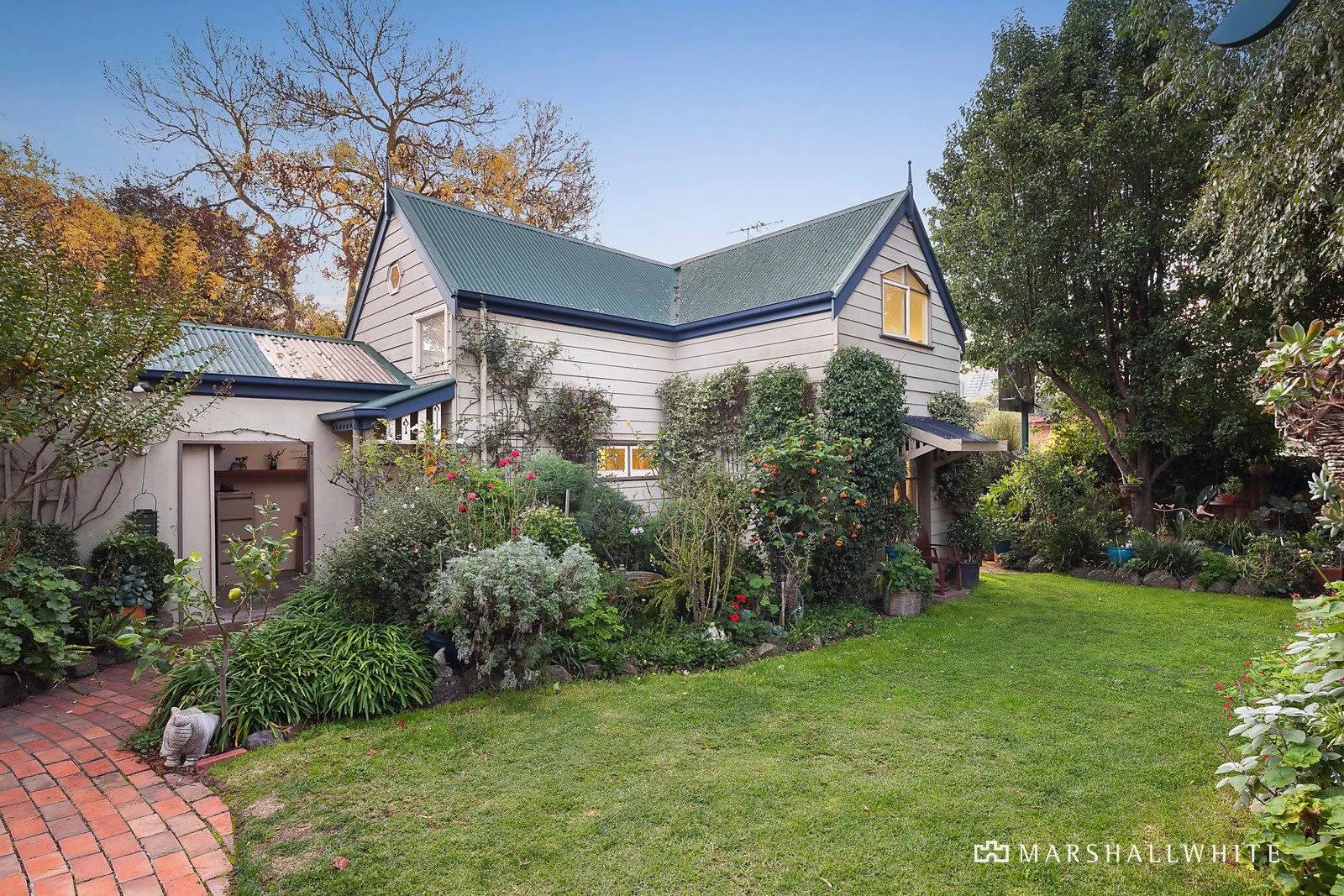 18 Kent Road, Box Hill, VIC