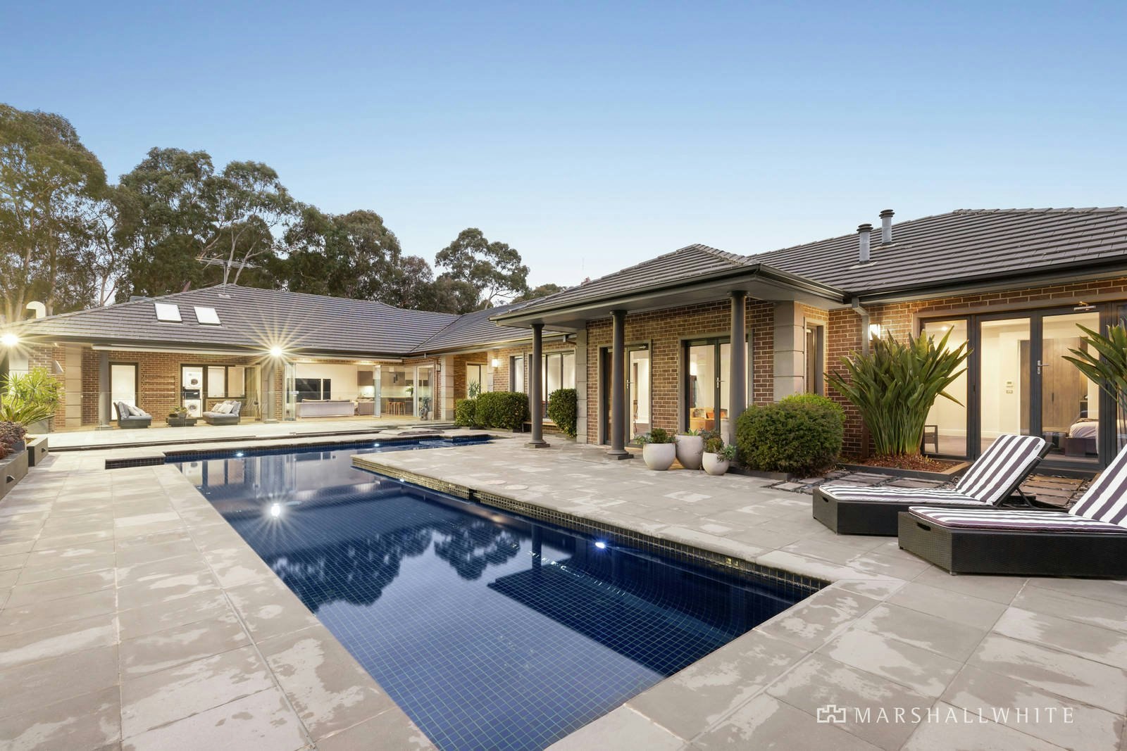 15 Lakeside Drive, Lower Plenty, VIC