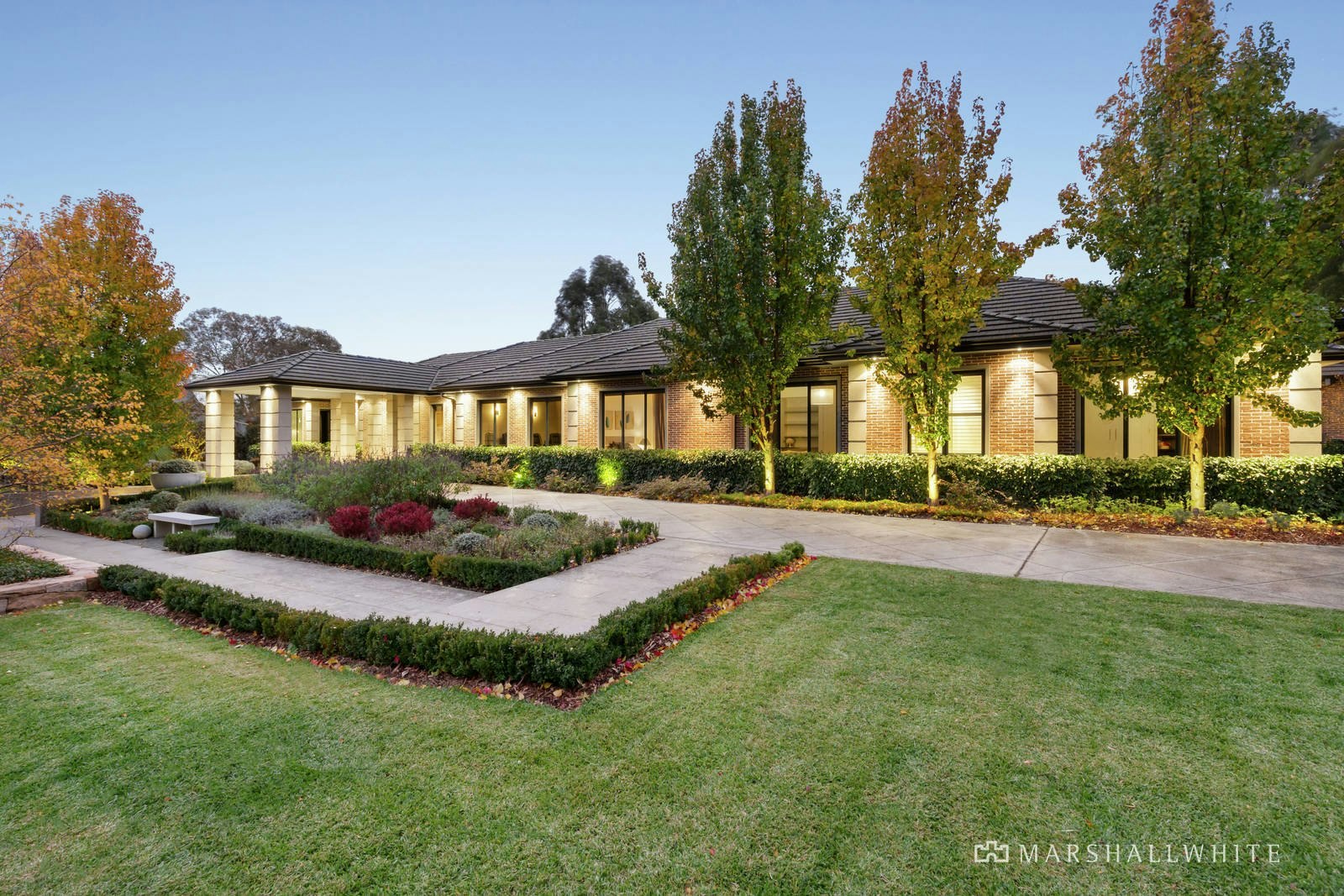 15 Lakeside Drive, Lower Plenty, VIC