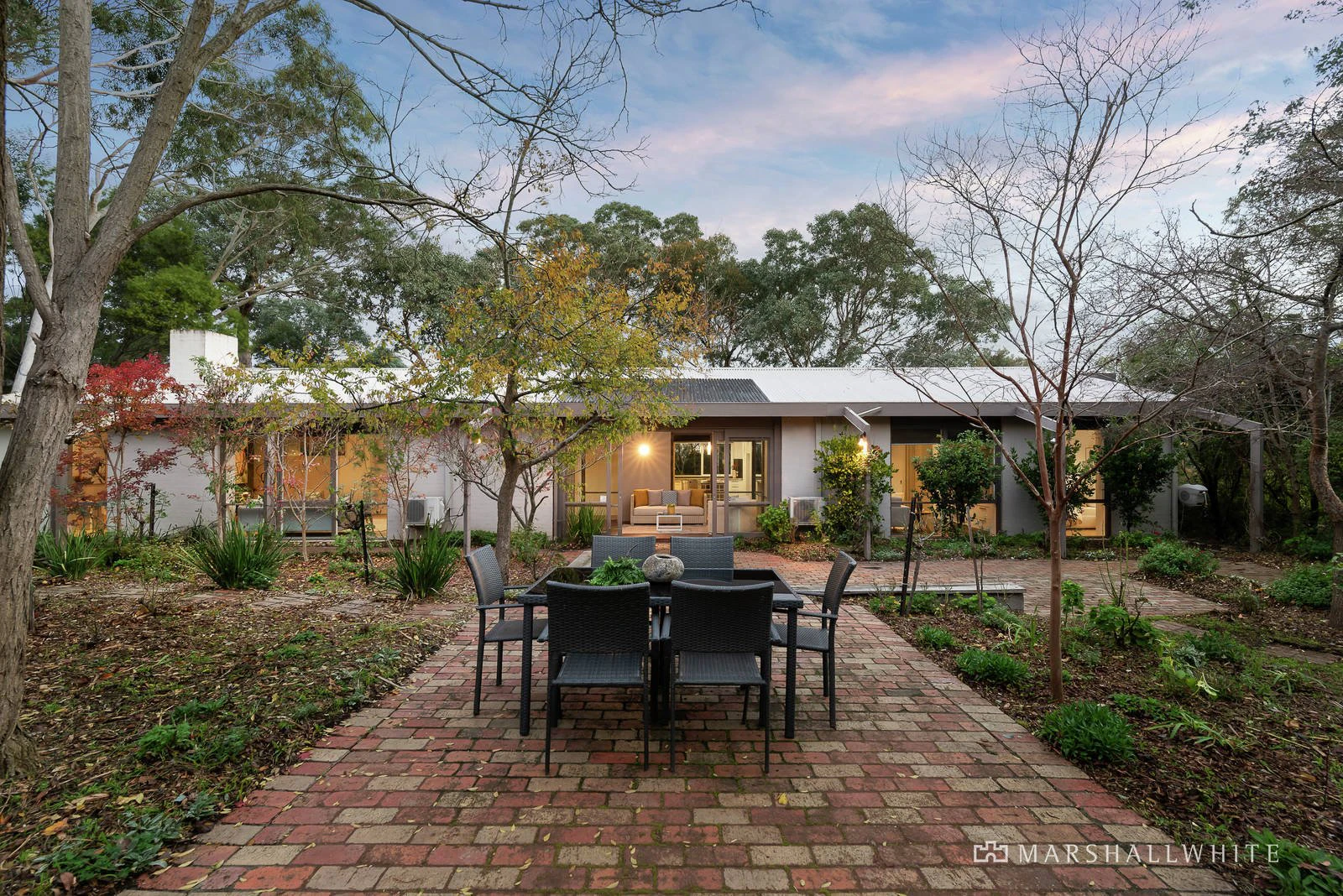 8-10 Beverly Hills Drive, Templestowe, VIC